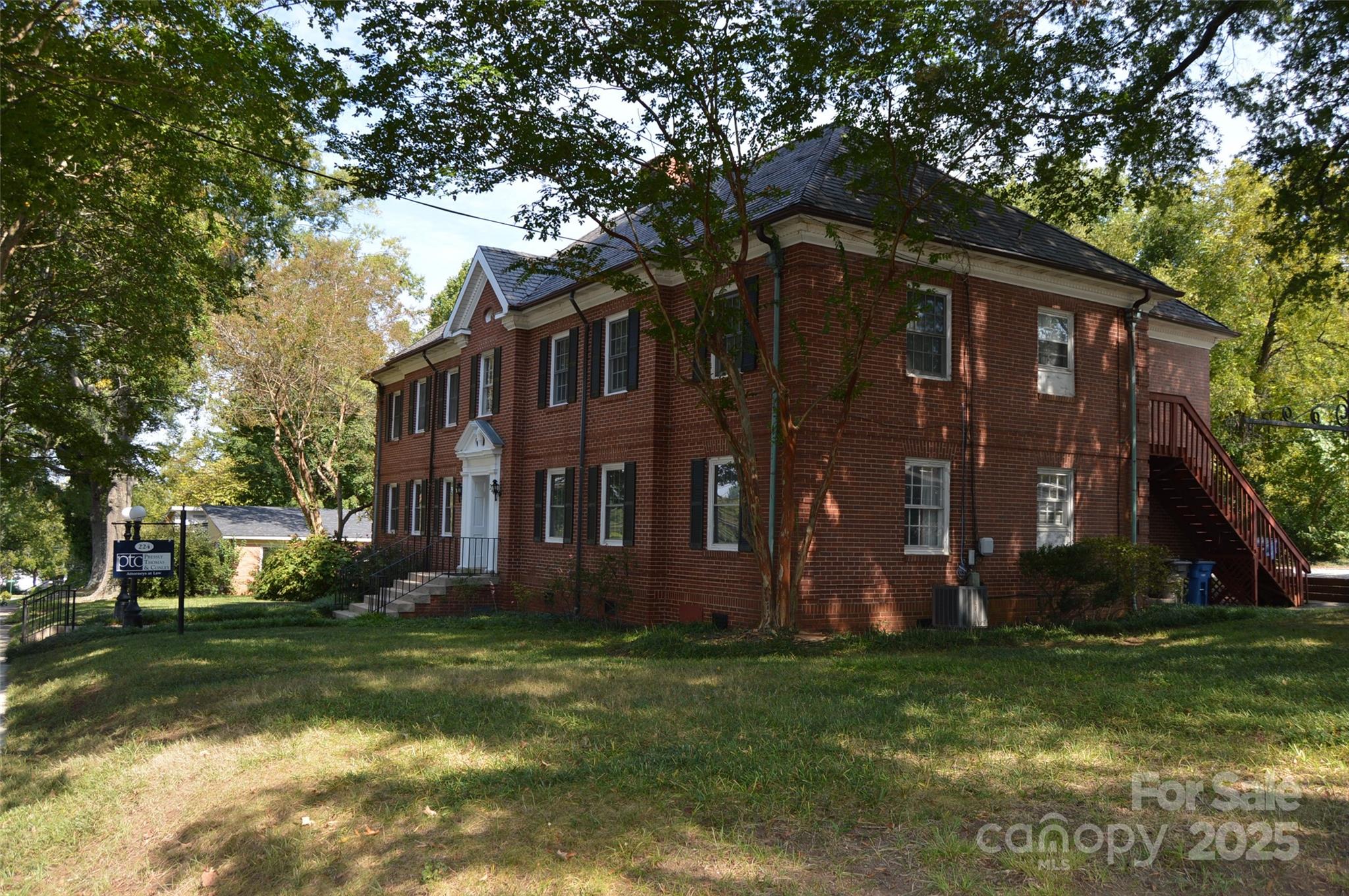 main property photo 41