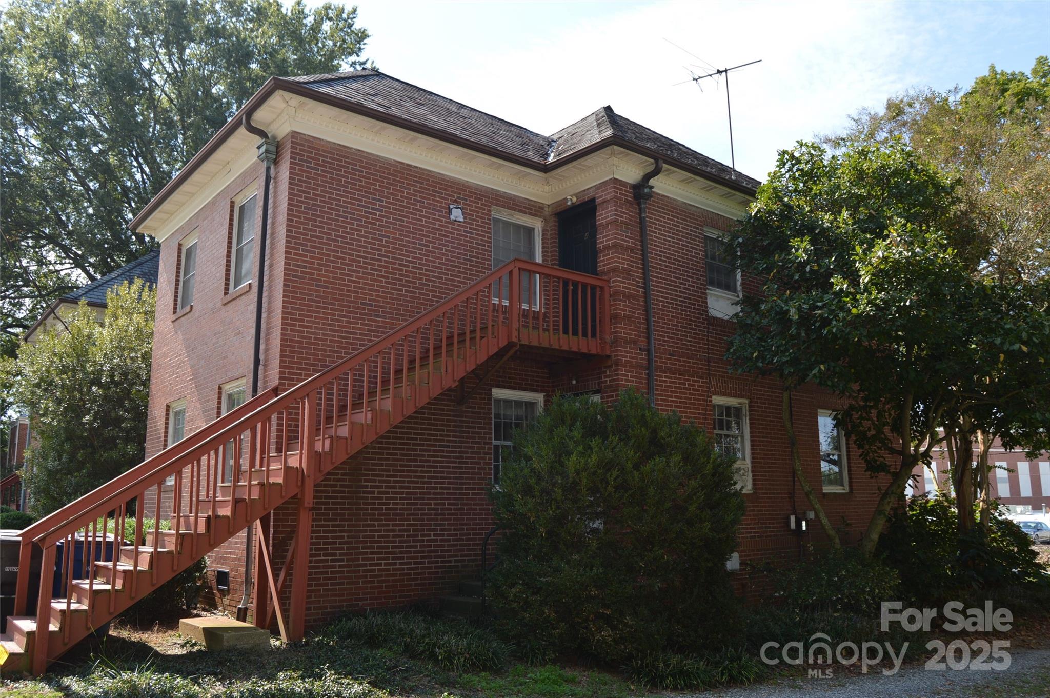 main property photo 43