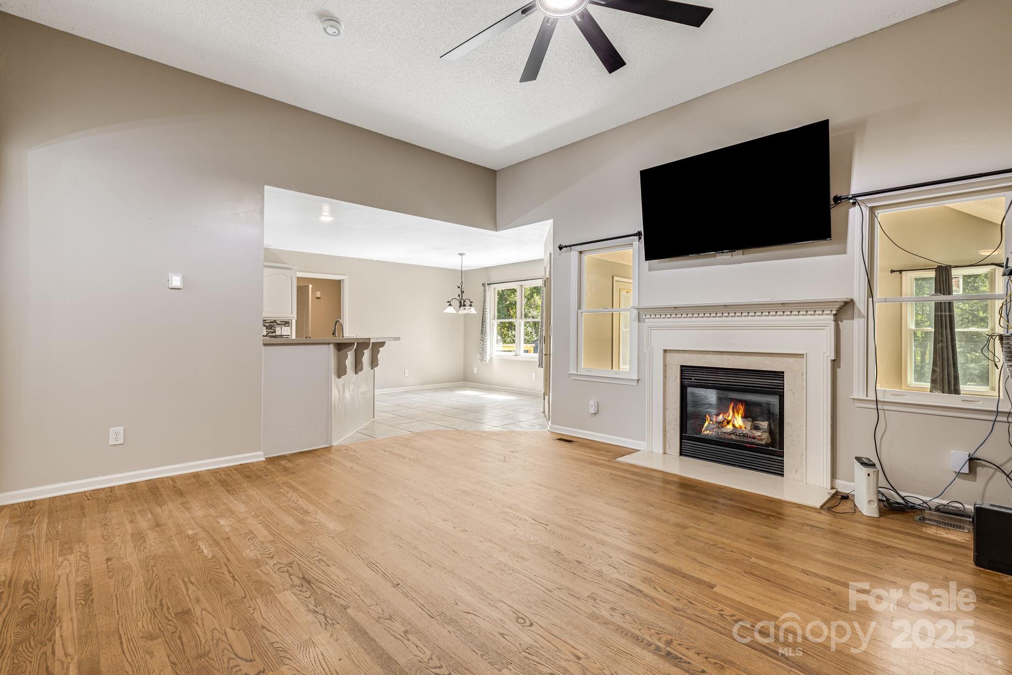property viewer photo 3