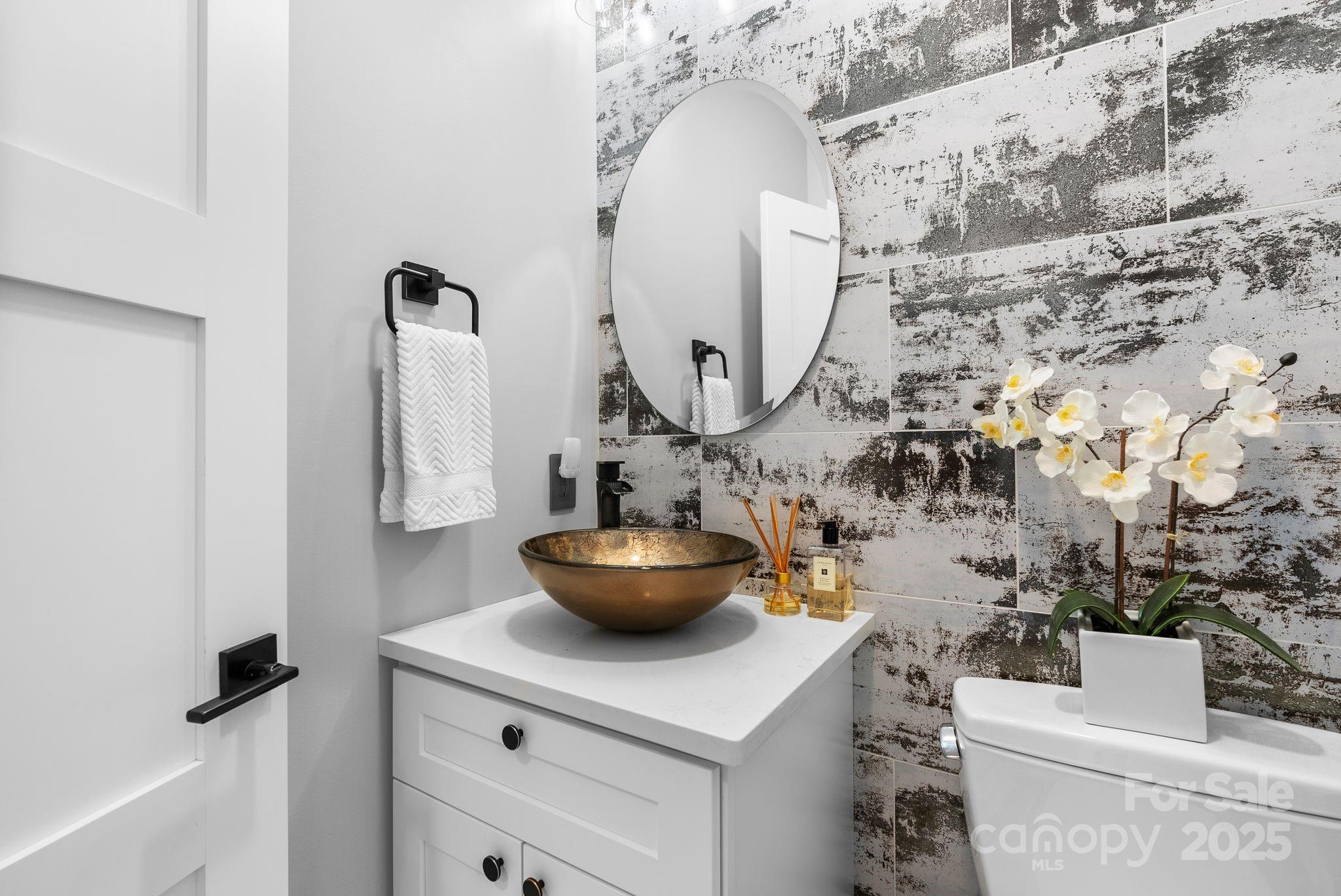 property viewer photo 16