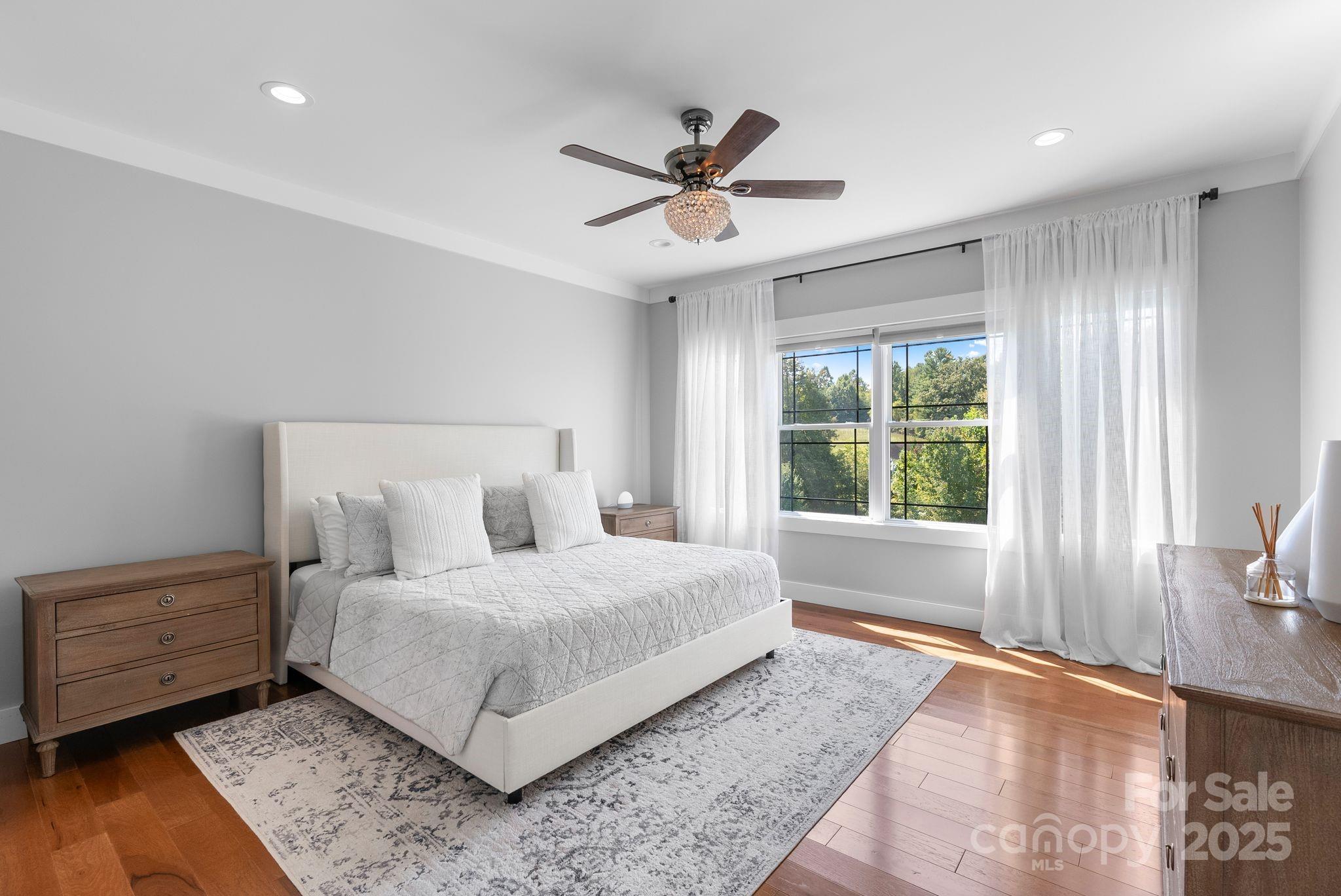 property viewer photo 17