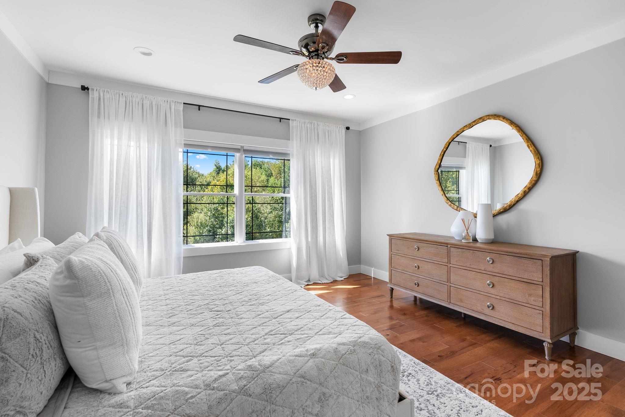 property viewer photo 18