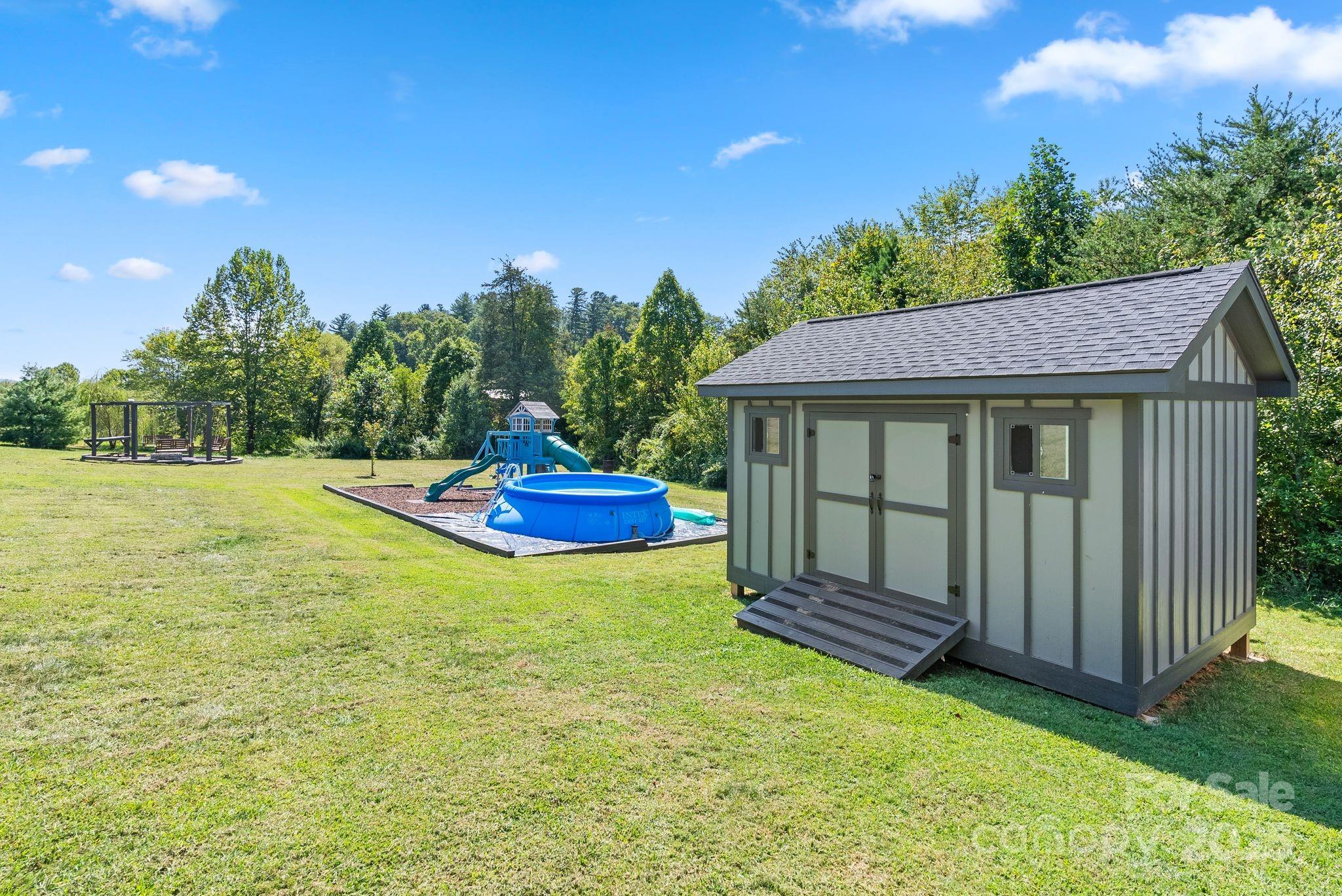 property viewer photo 44