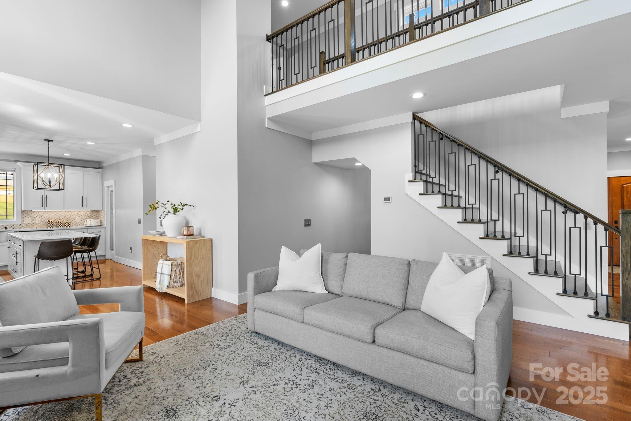 property viewer photo 8