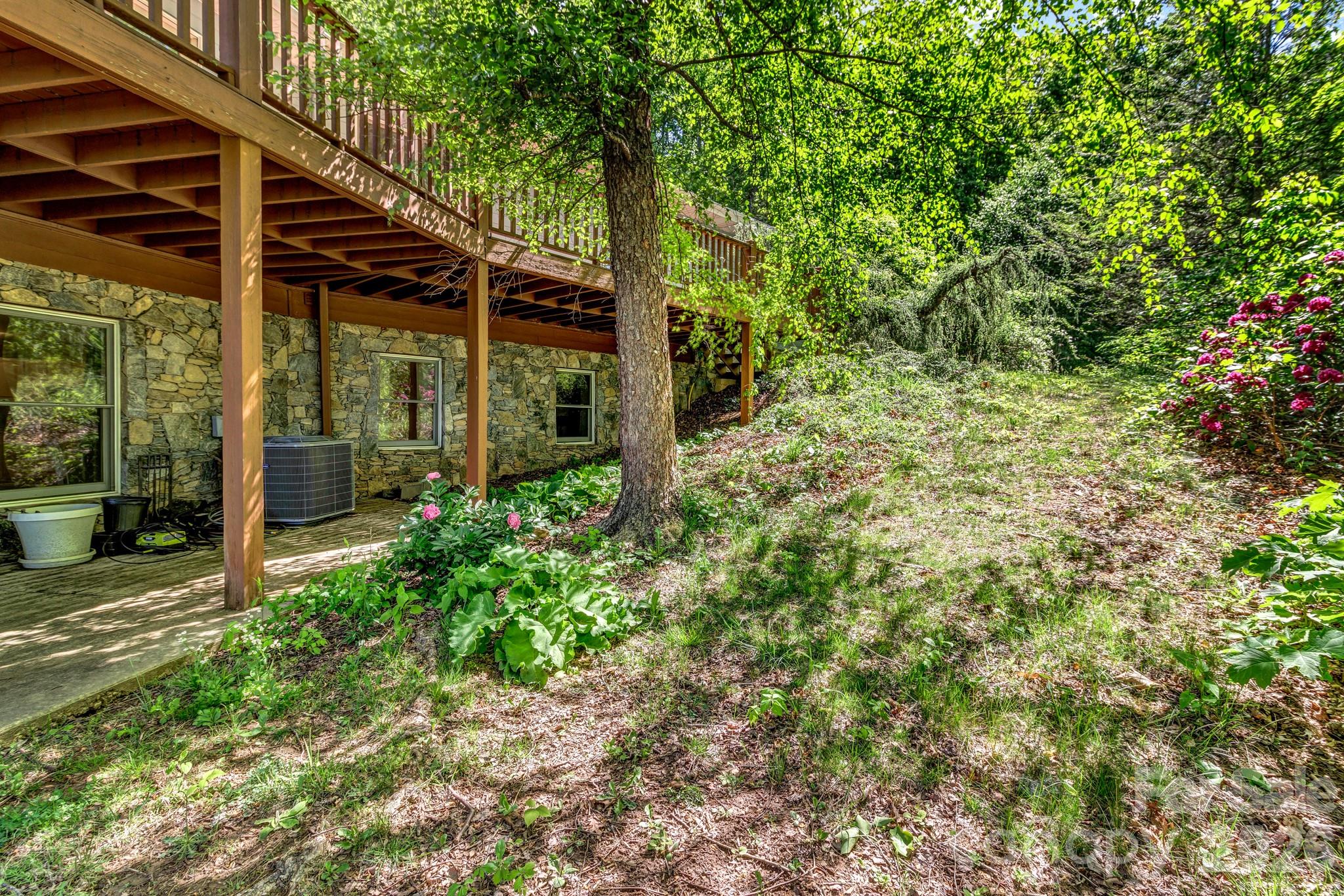 main property photo 40