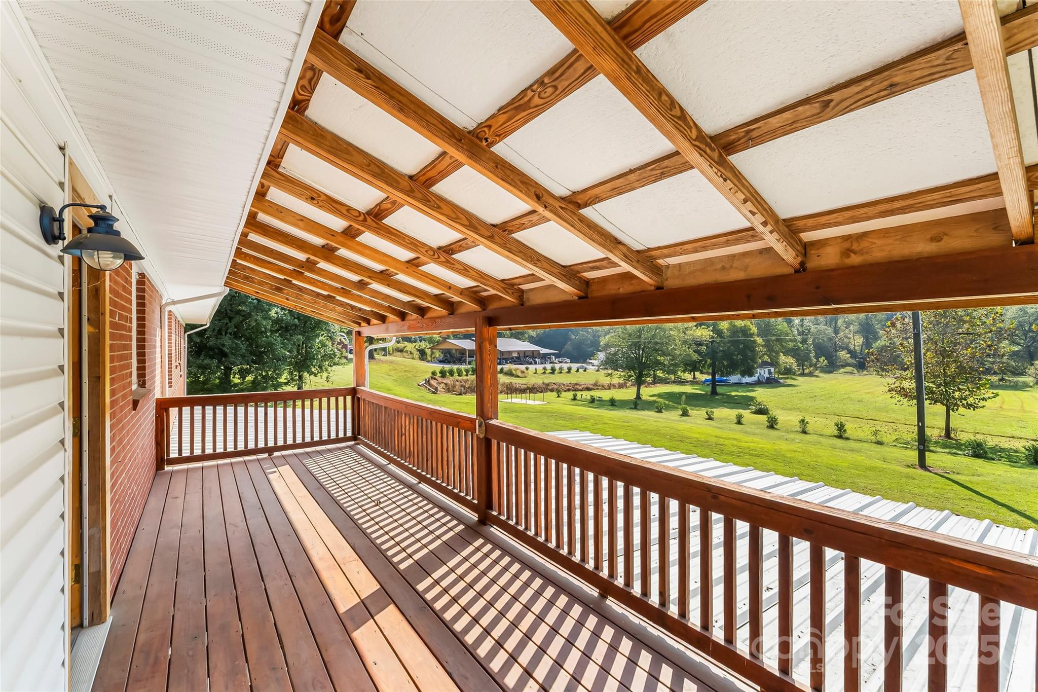 main property photo 28