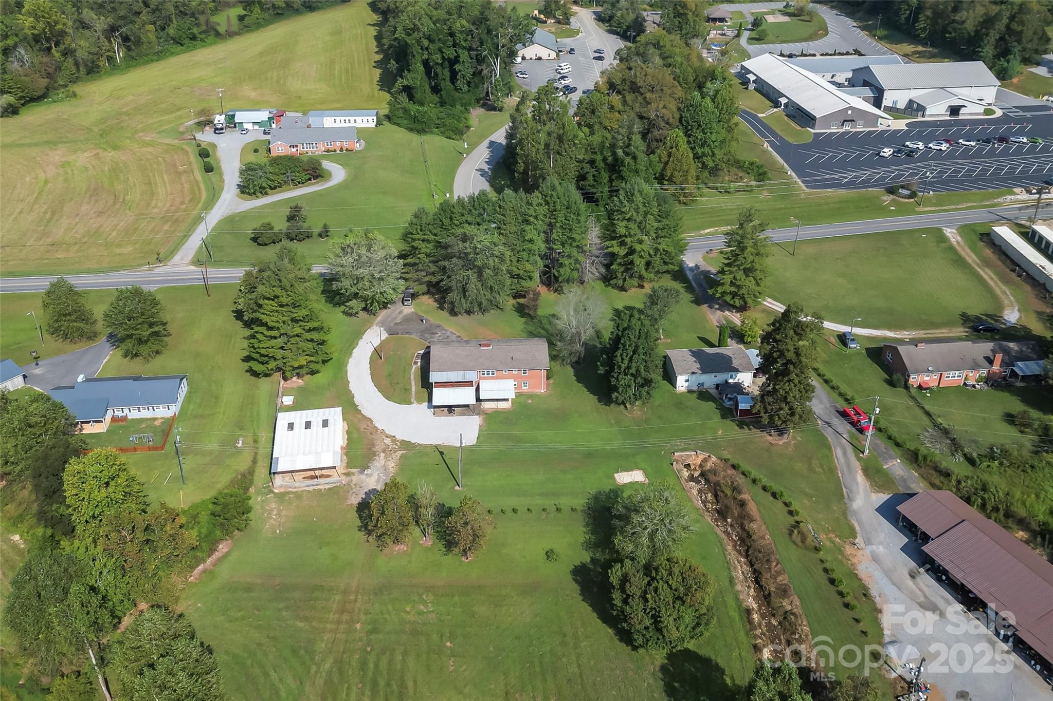 main property photo 36