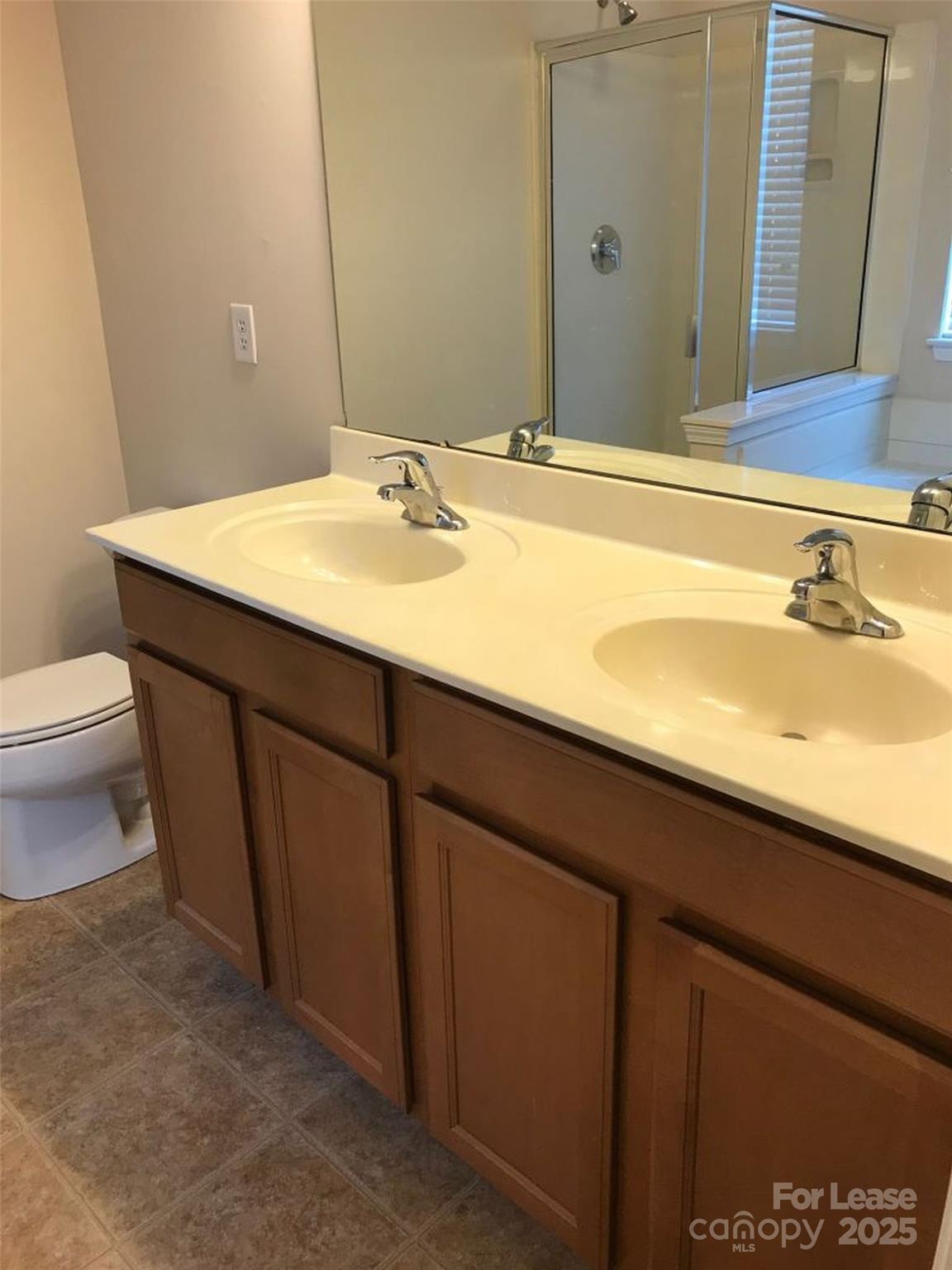 property viewer photo 18