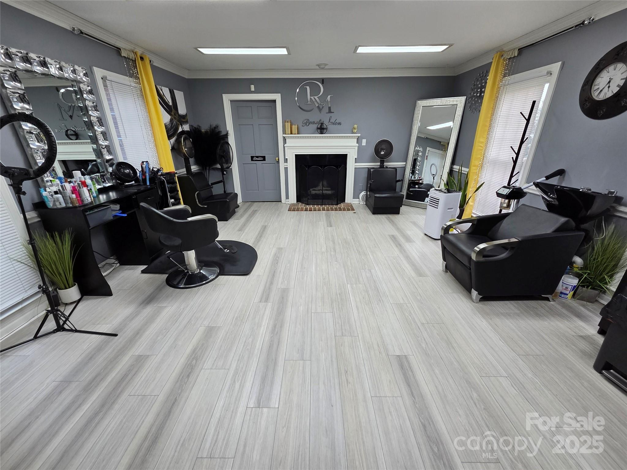 main property photo 10
