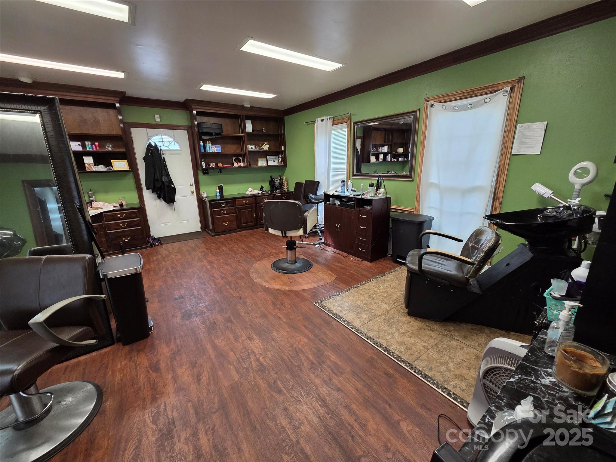 main property photo 11