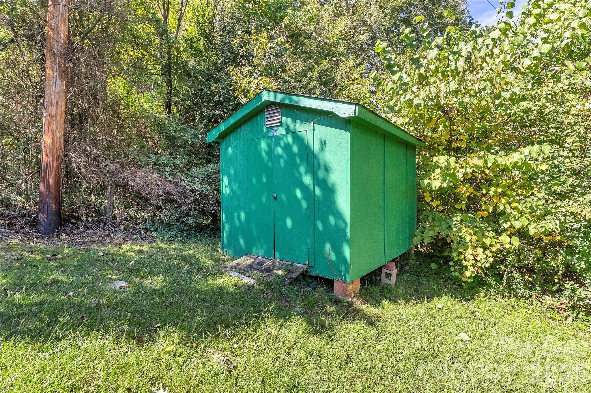 main property photo 22