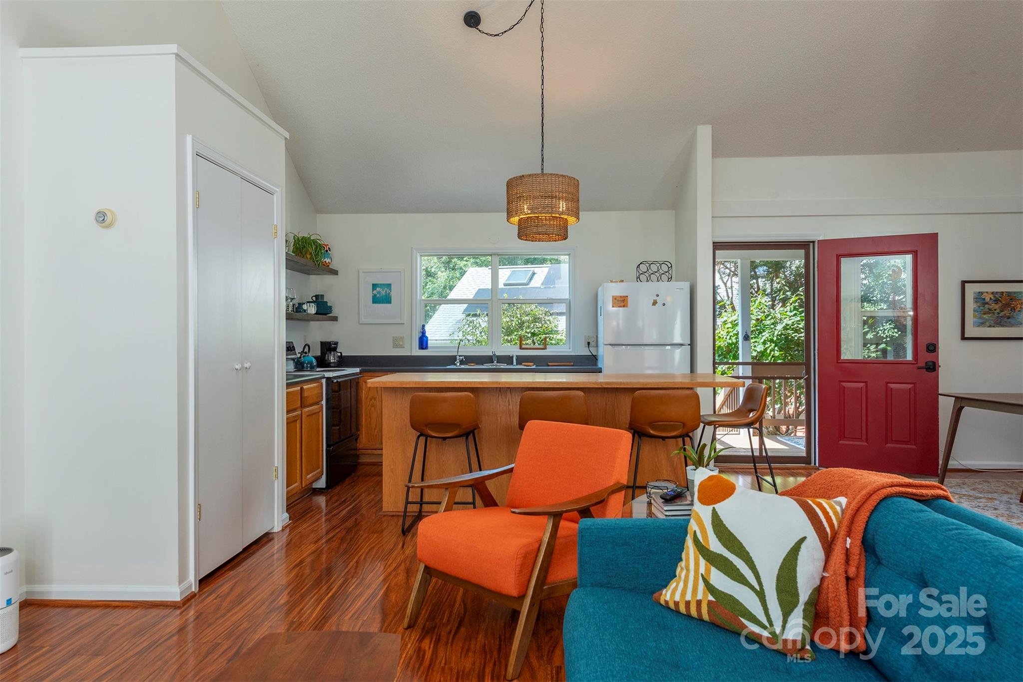 property viewer photo 12