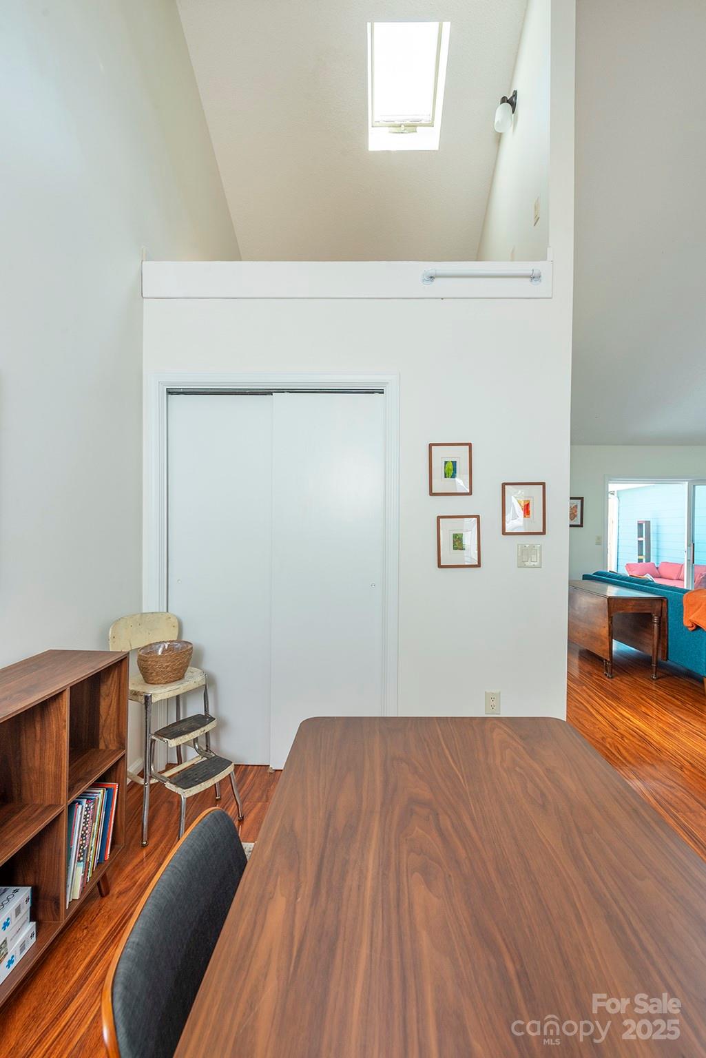 property viewer photo 16