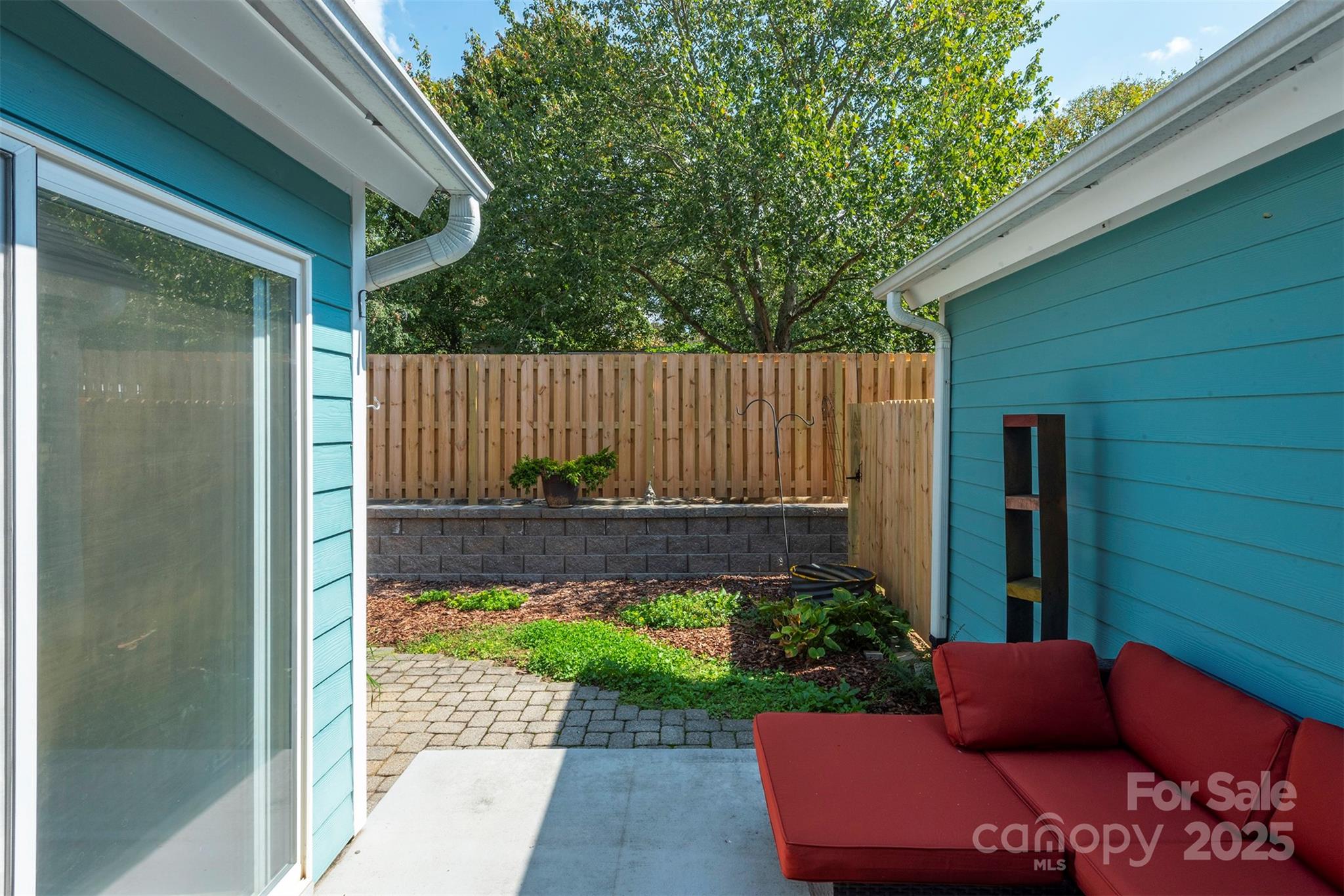 property viewer photo 23