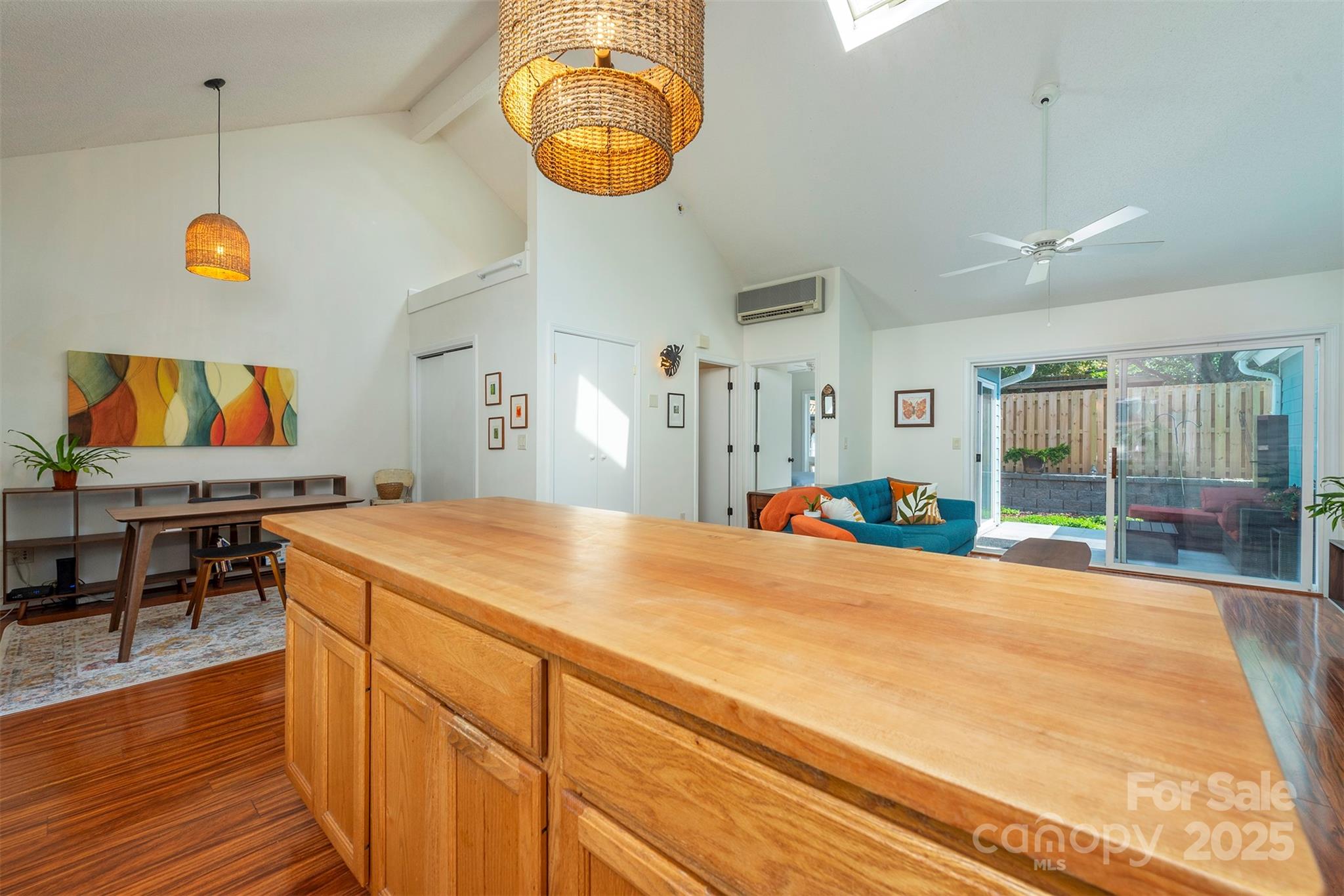property viewer photo 4
