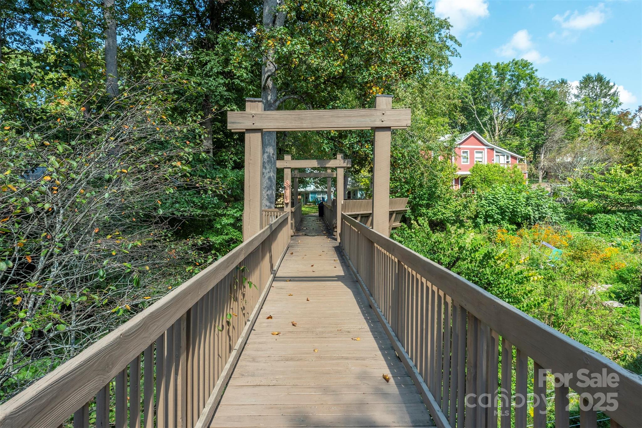 property viewer photo 43
