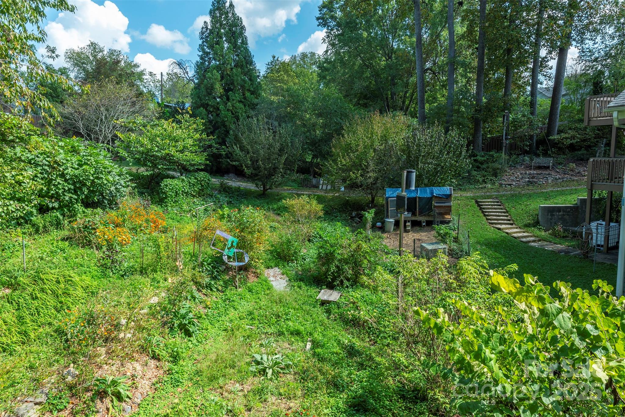 property viewer photo 45