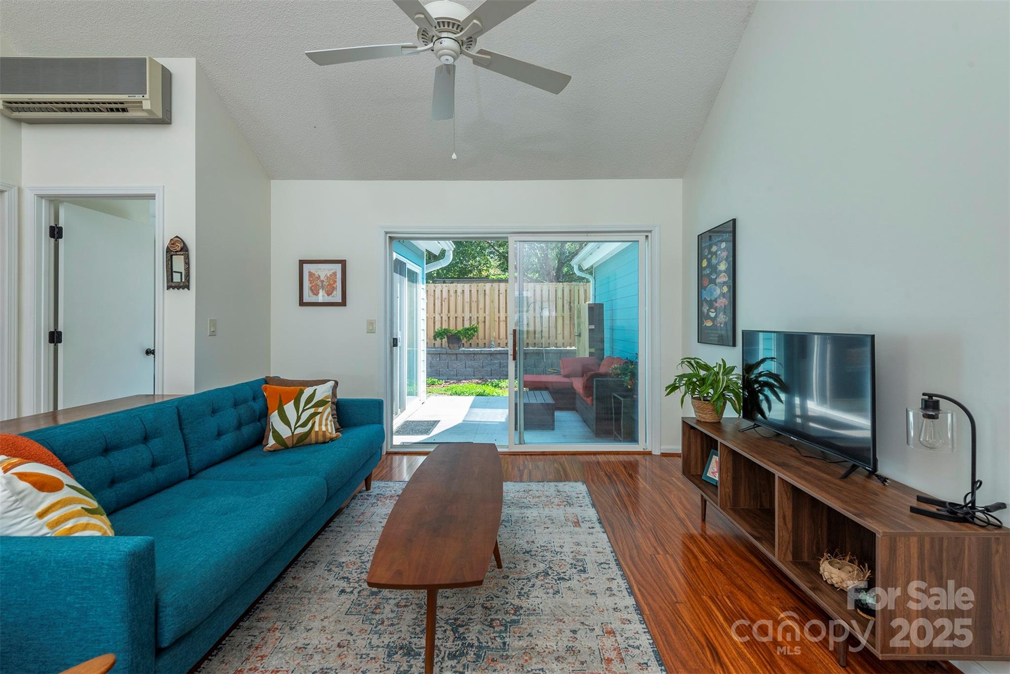 property viewer photo 8