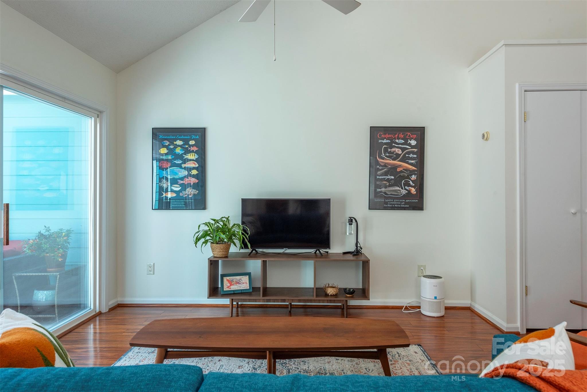 property viewer photo 9