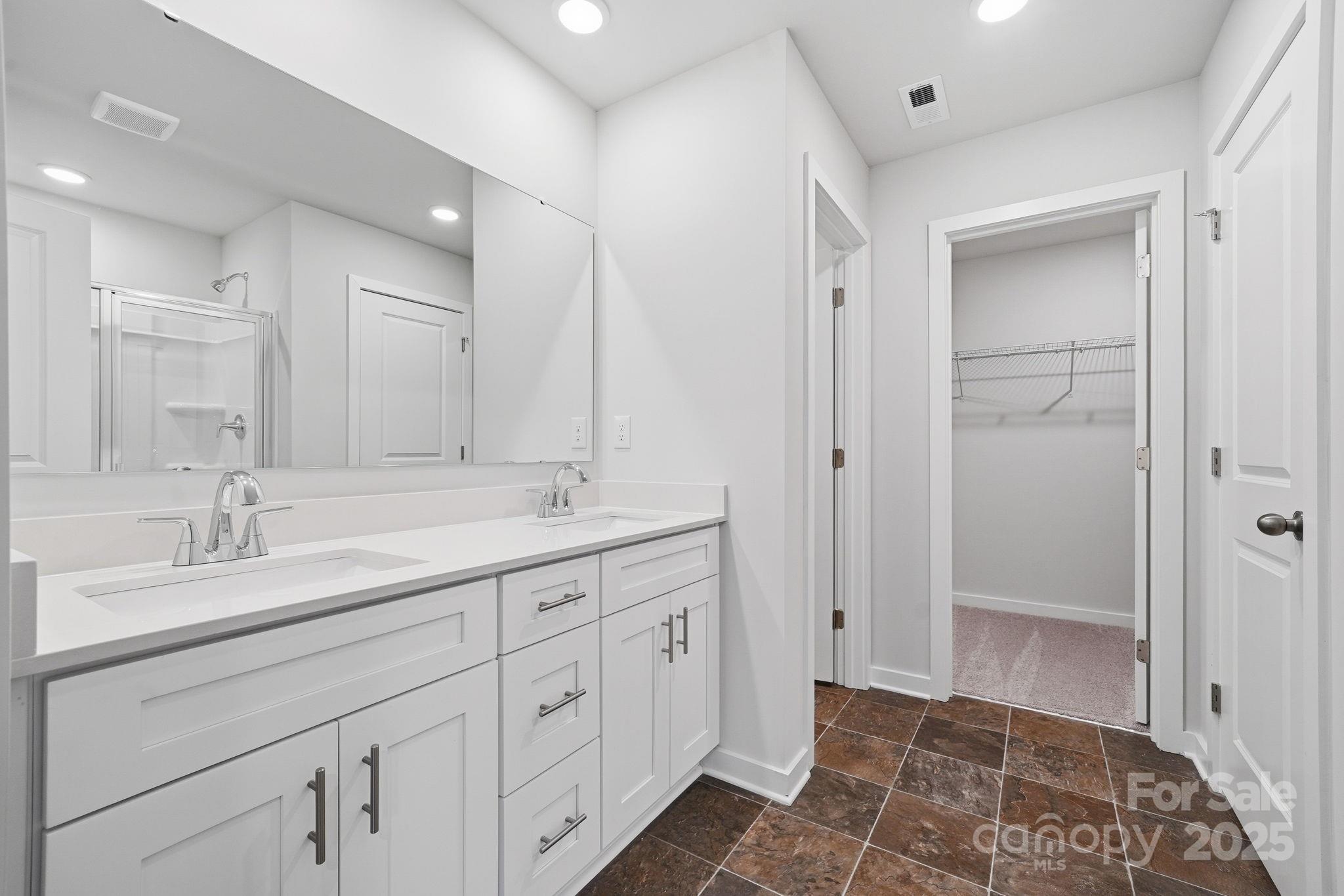 property viewer photo 4