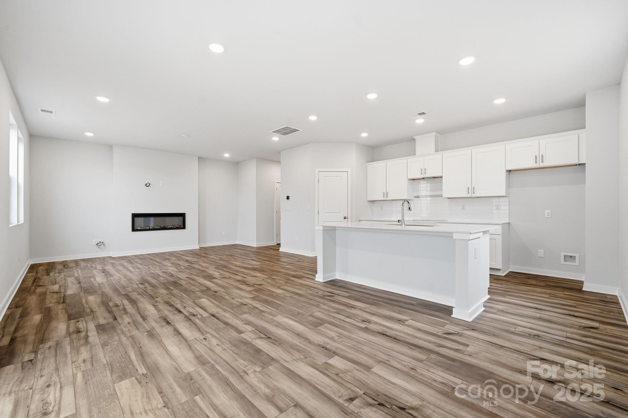 property viewer photo 6