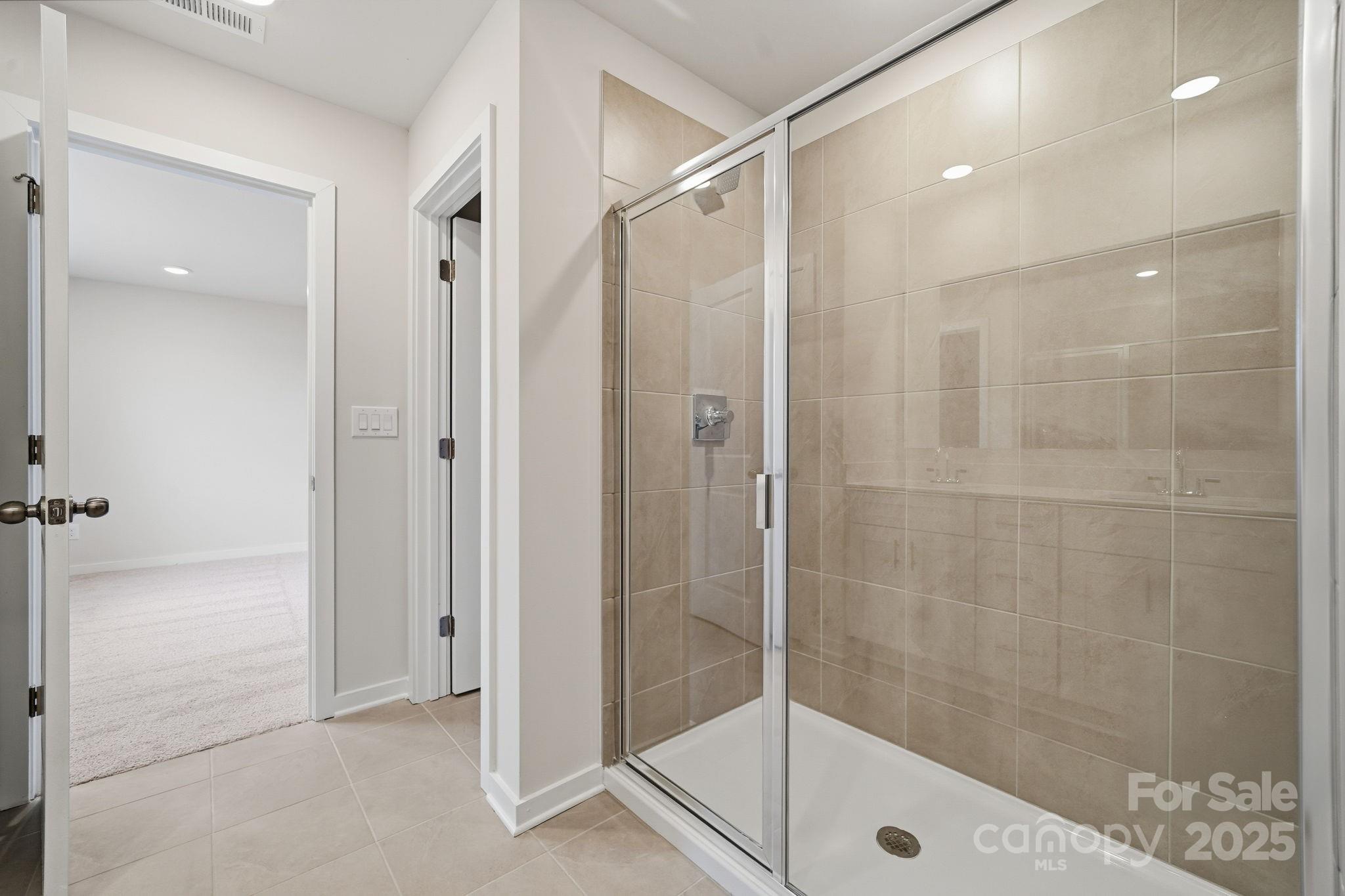property viewer photo 9