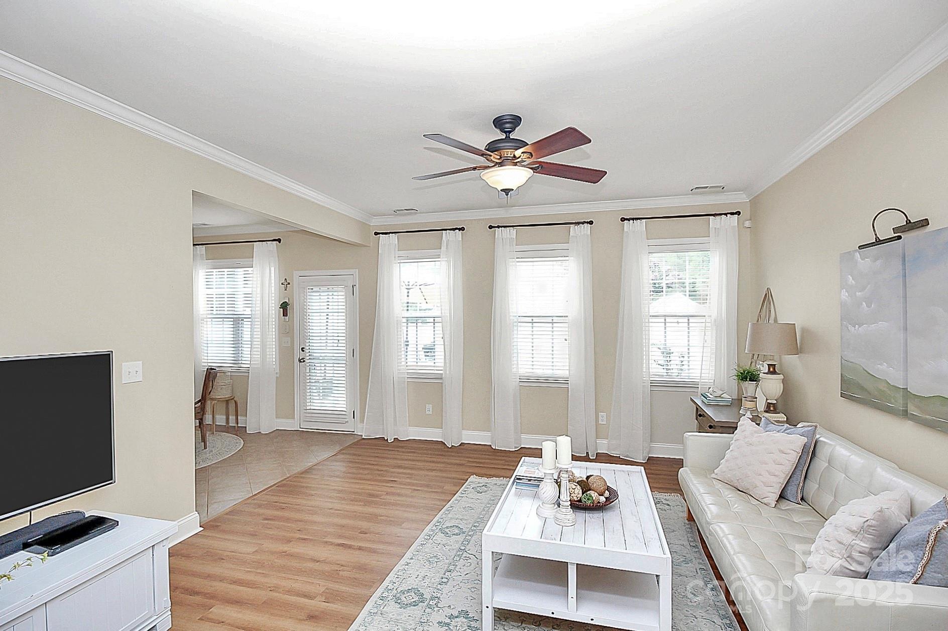 property viewer photo 13