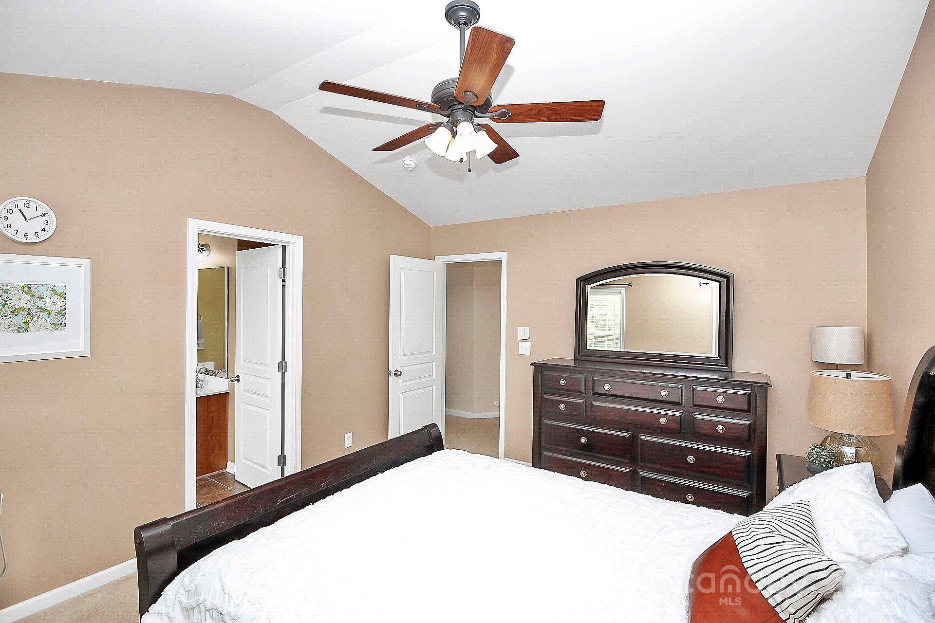 property viewer photo 16