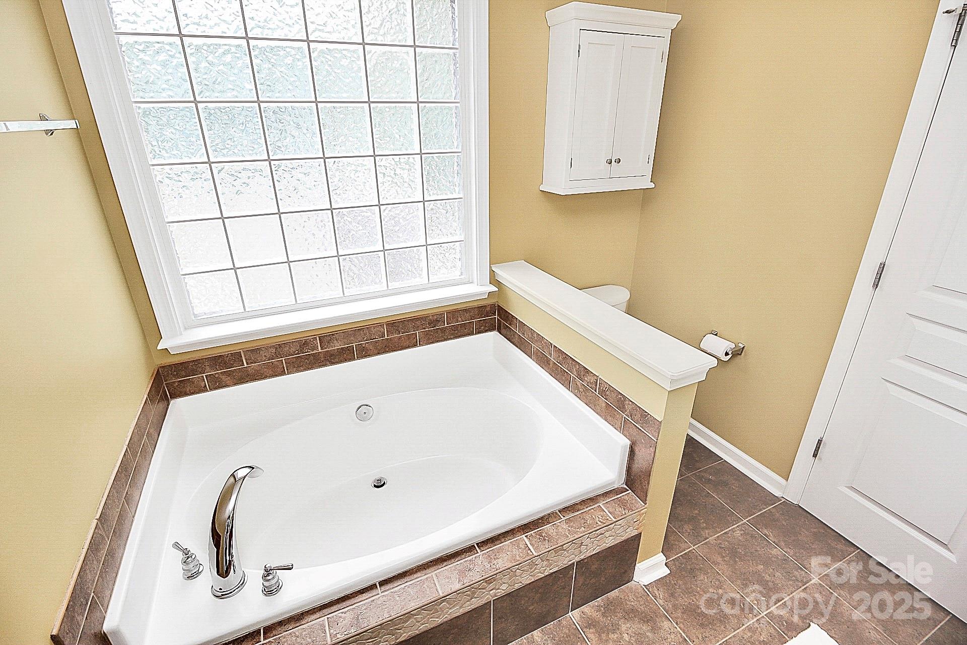 property viewer photo 19
