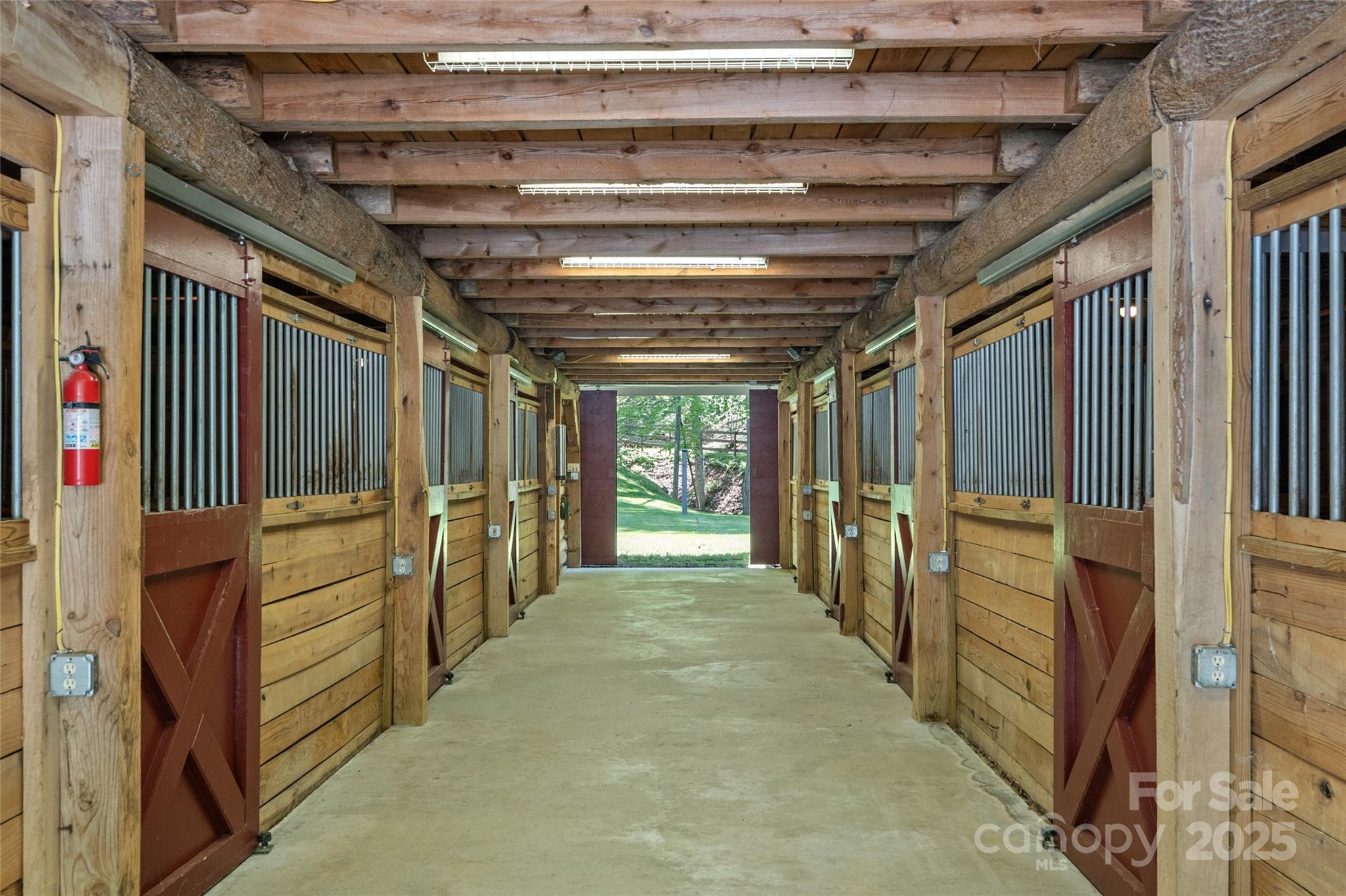 main property photo 40
