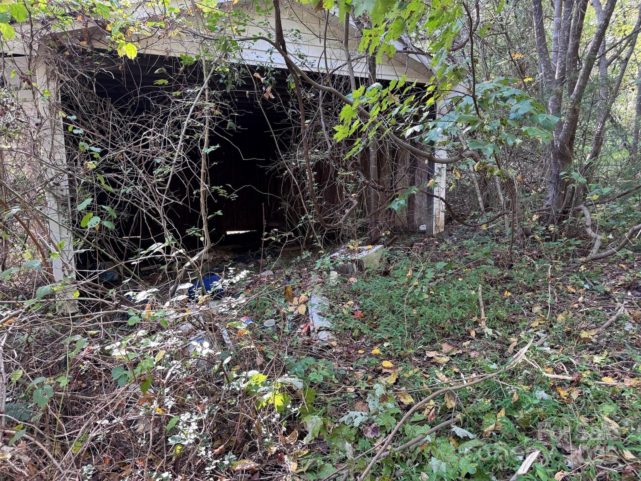 main property photo 34