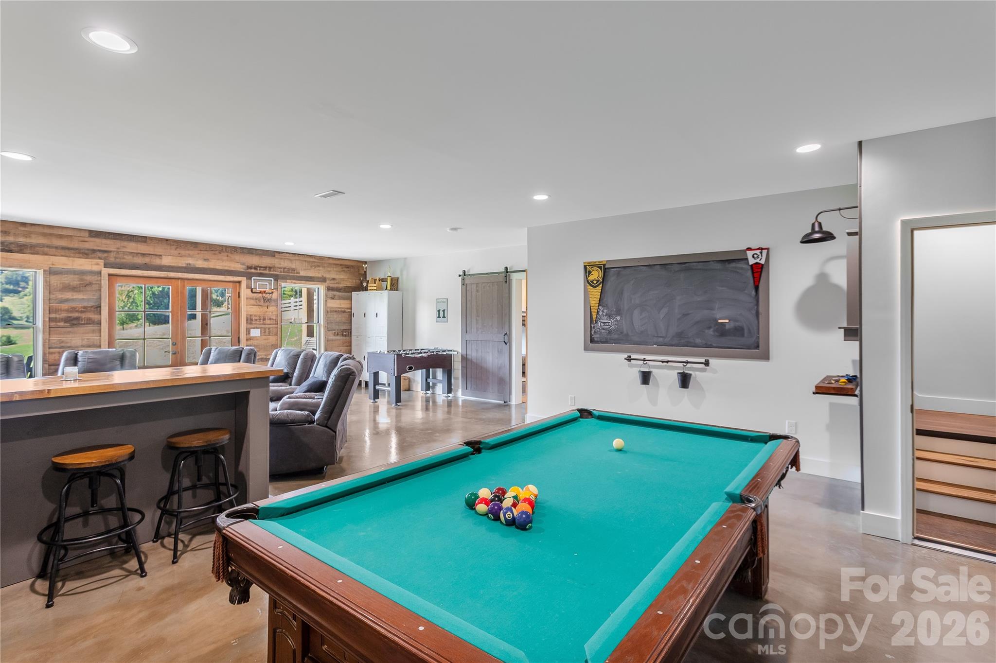 main property photo 25