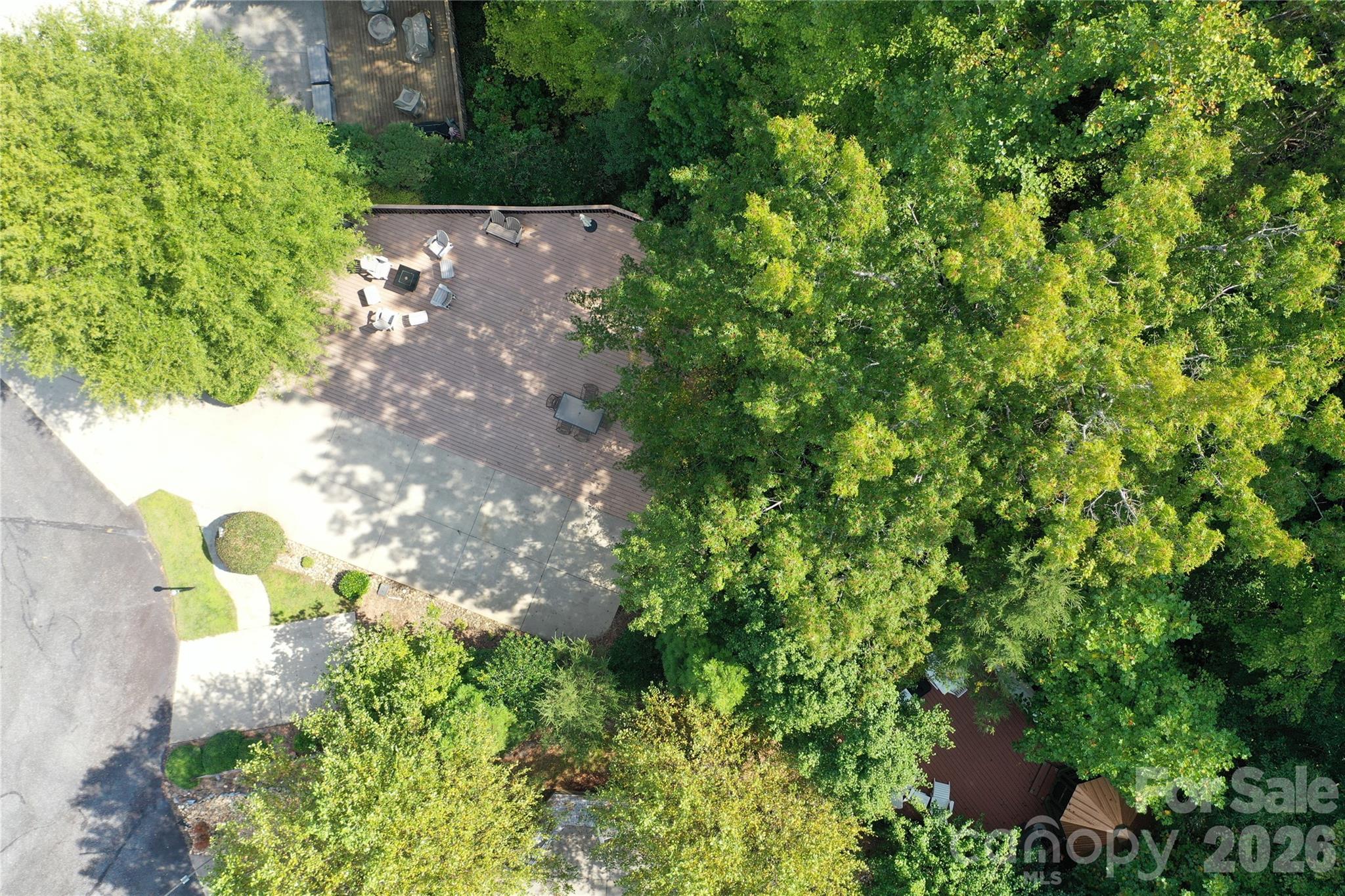 main property photo 11
