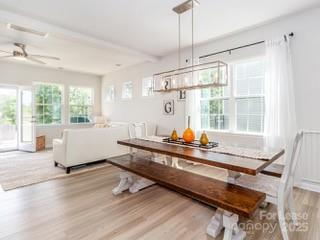 property viewer photo 6