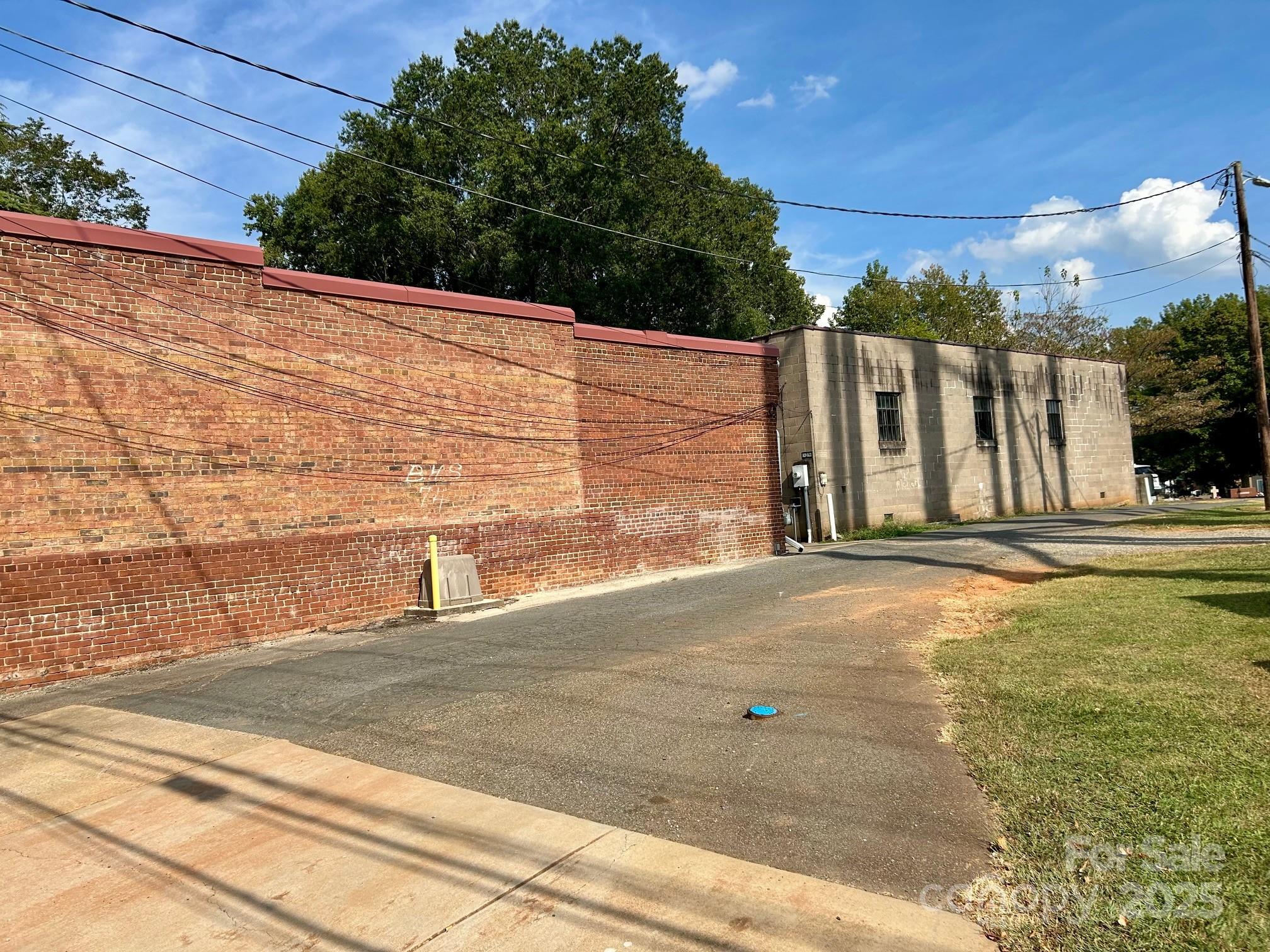 main property photo 17