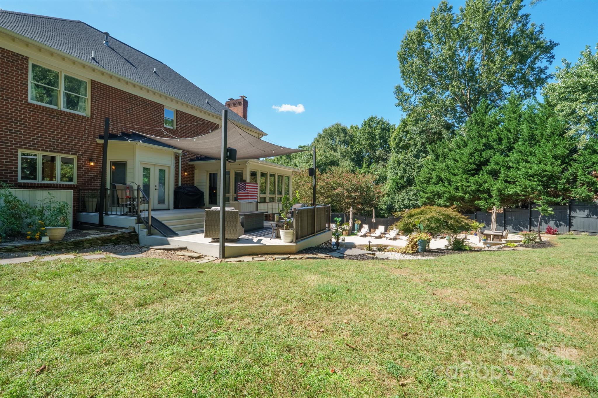main property photo 37