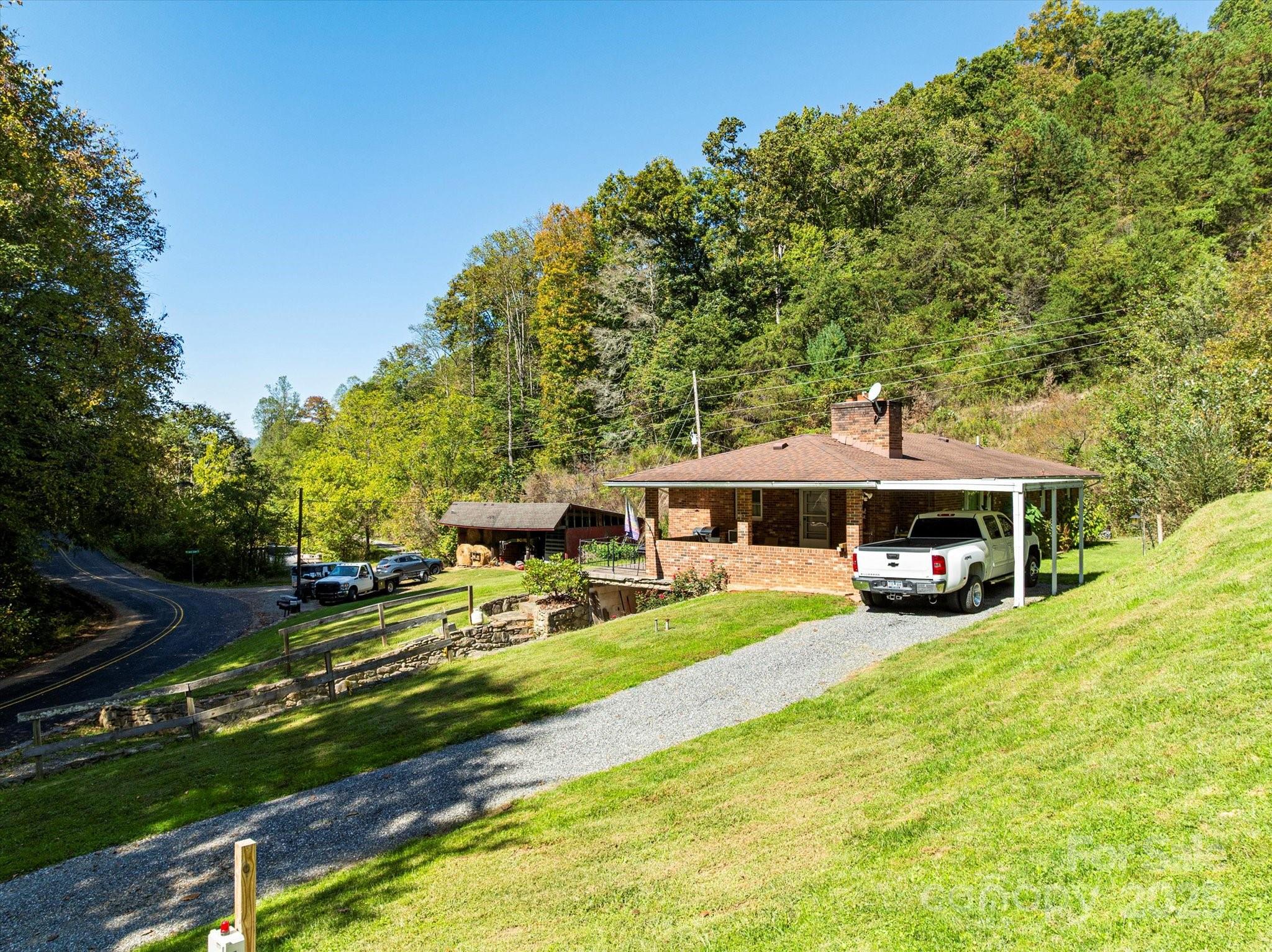 main property photo 2