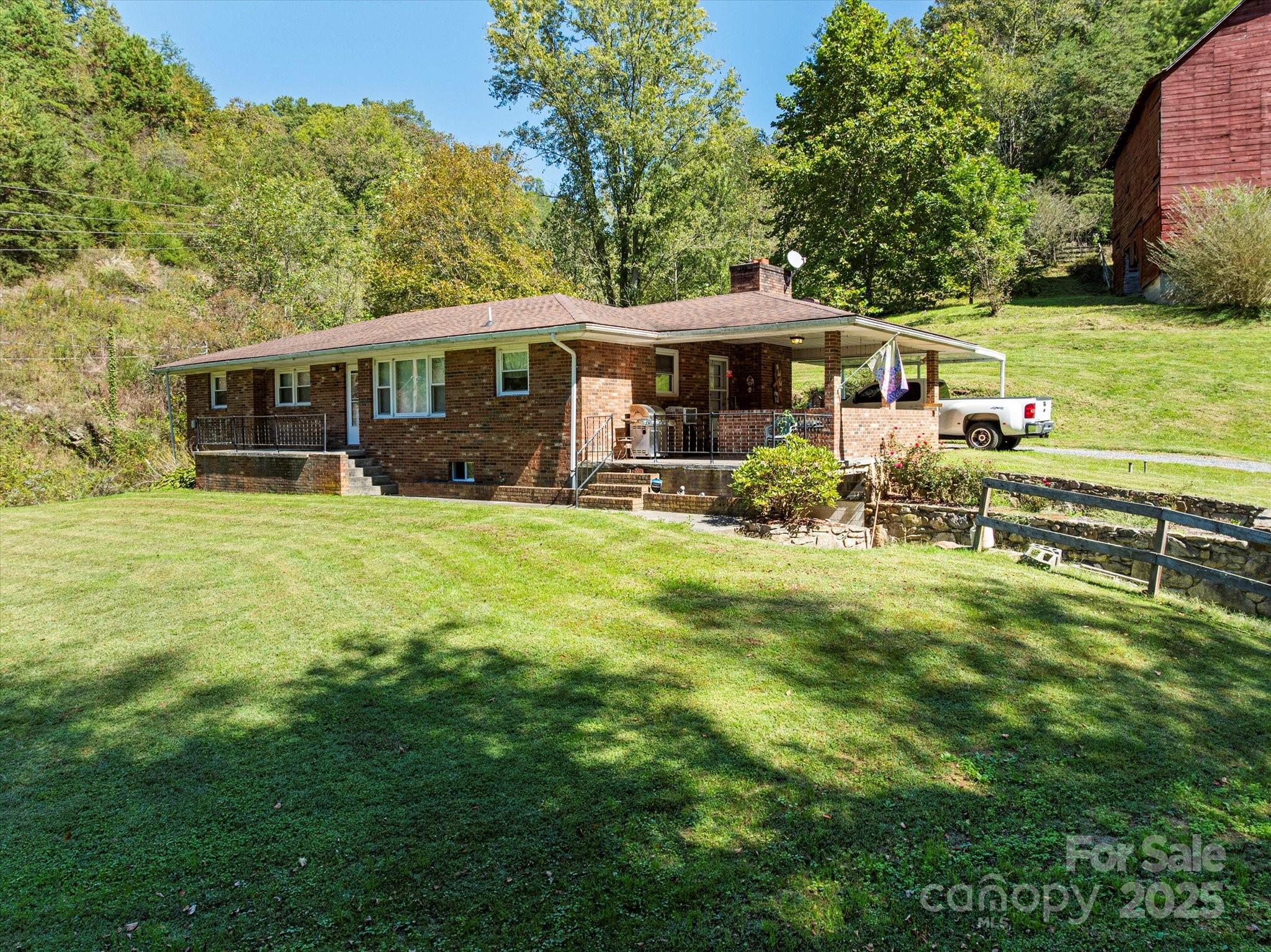 main property photo 19