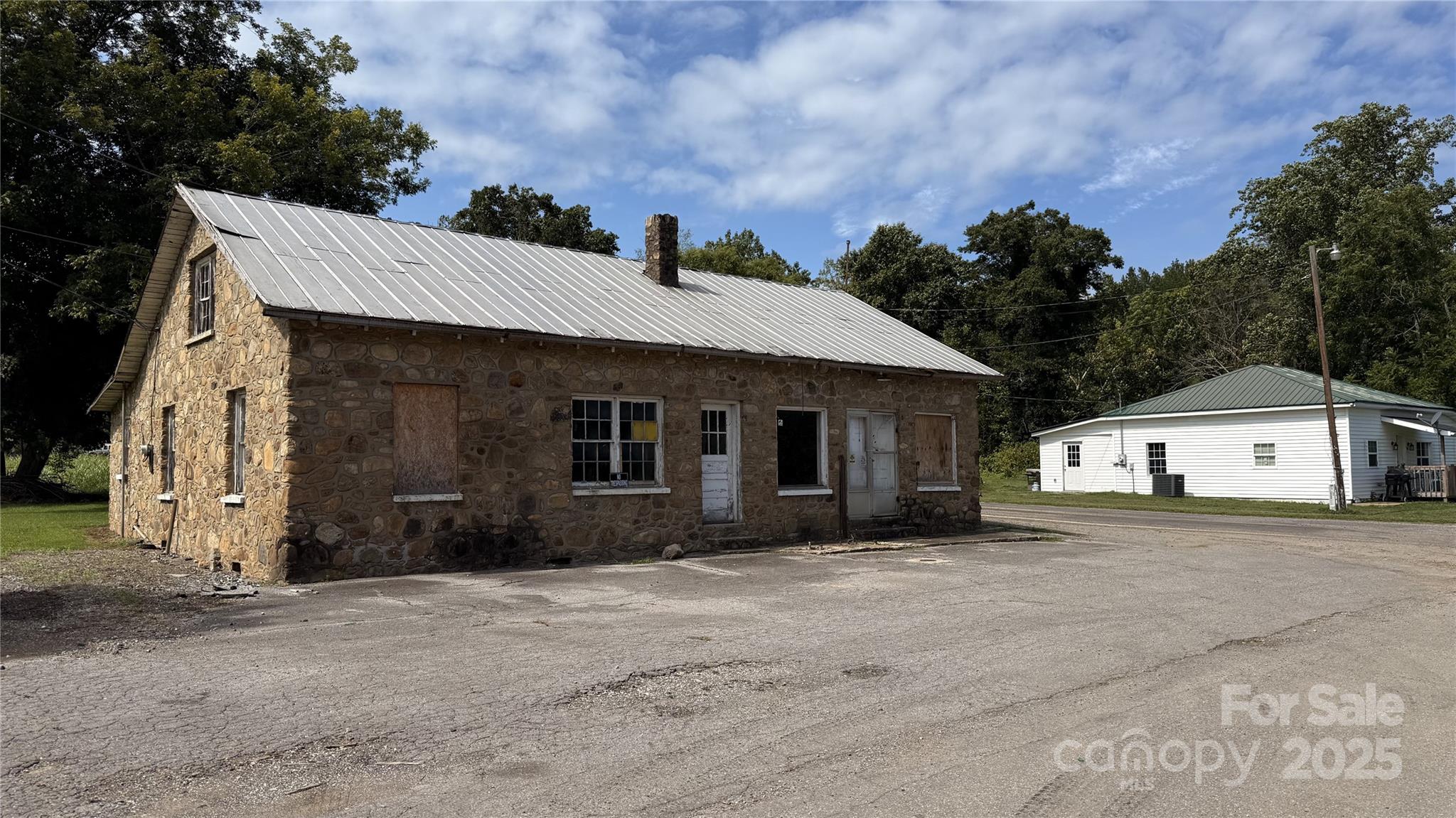 main property photo 6
