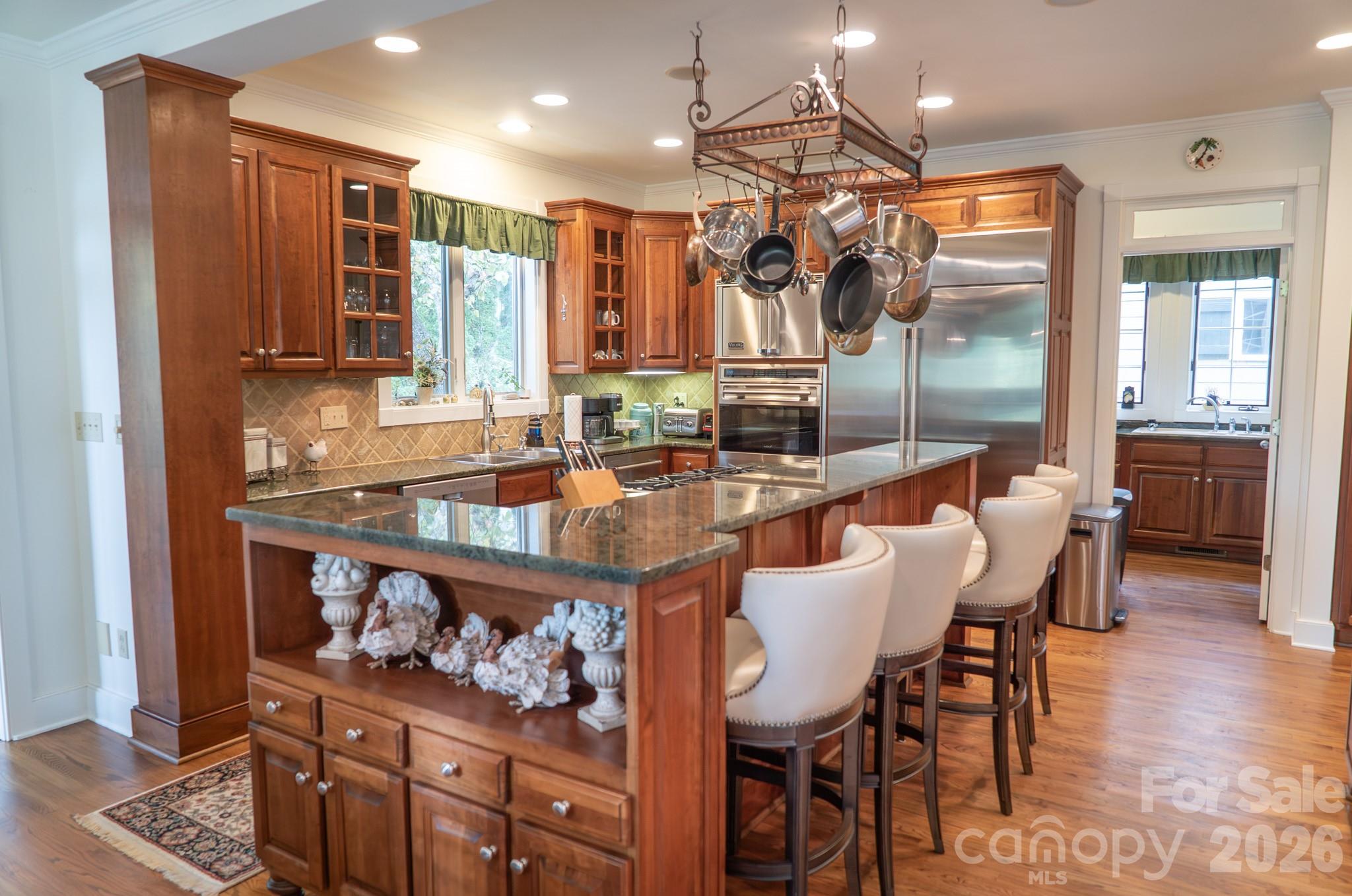 main property photo 8