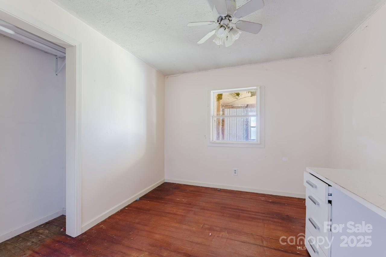 property viewer photo 12