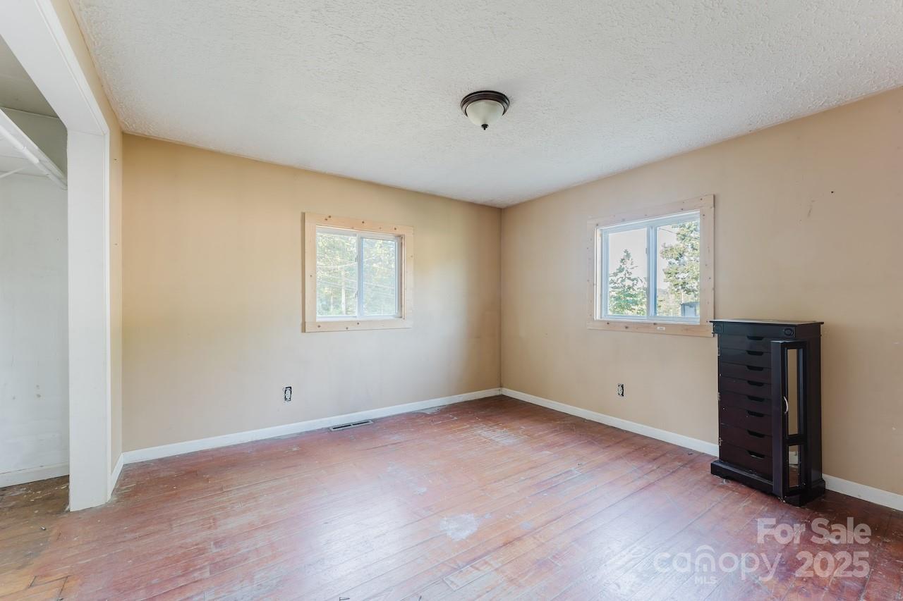 property viewer photo 8