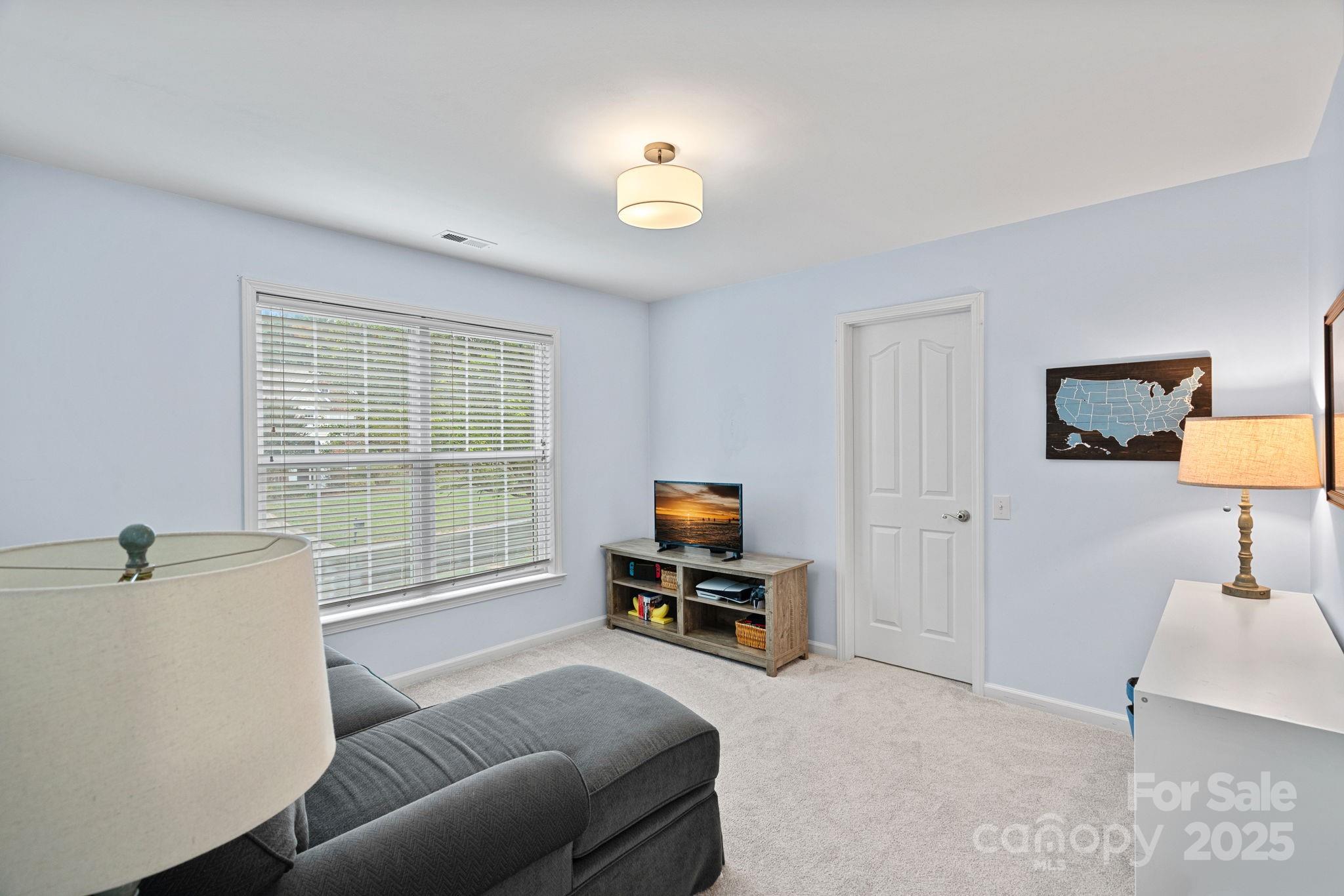 property viewer photo 18