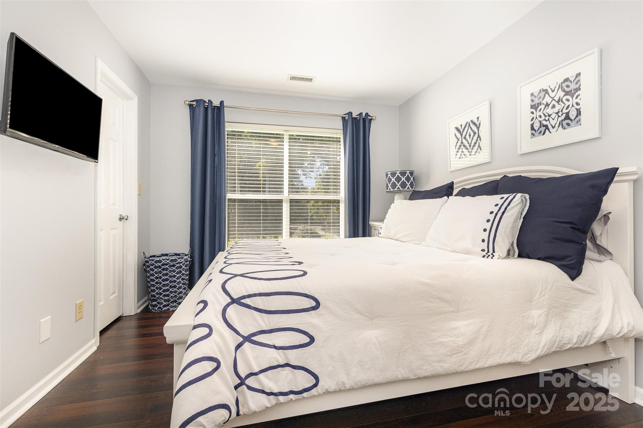 property viewer photo 12