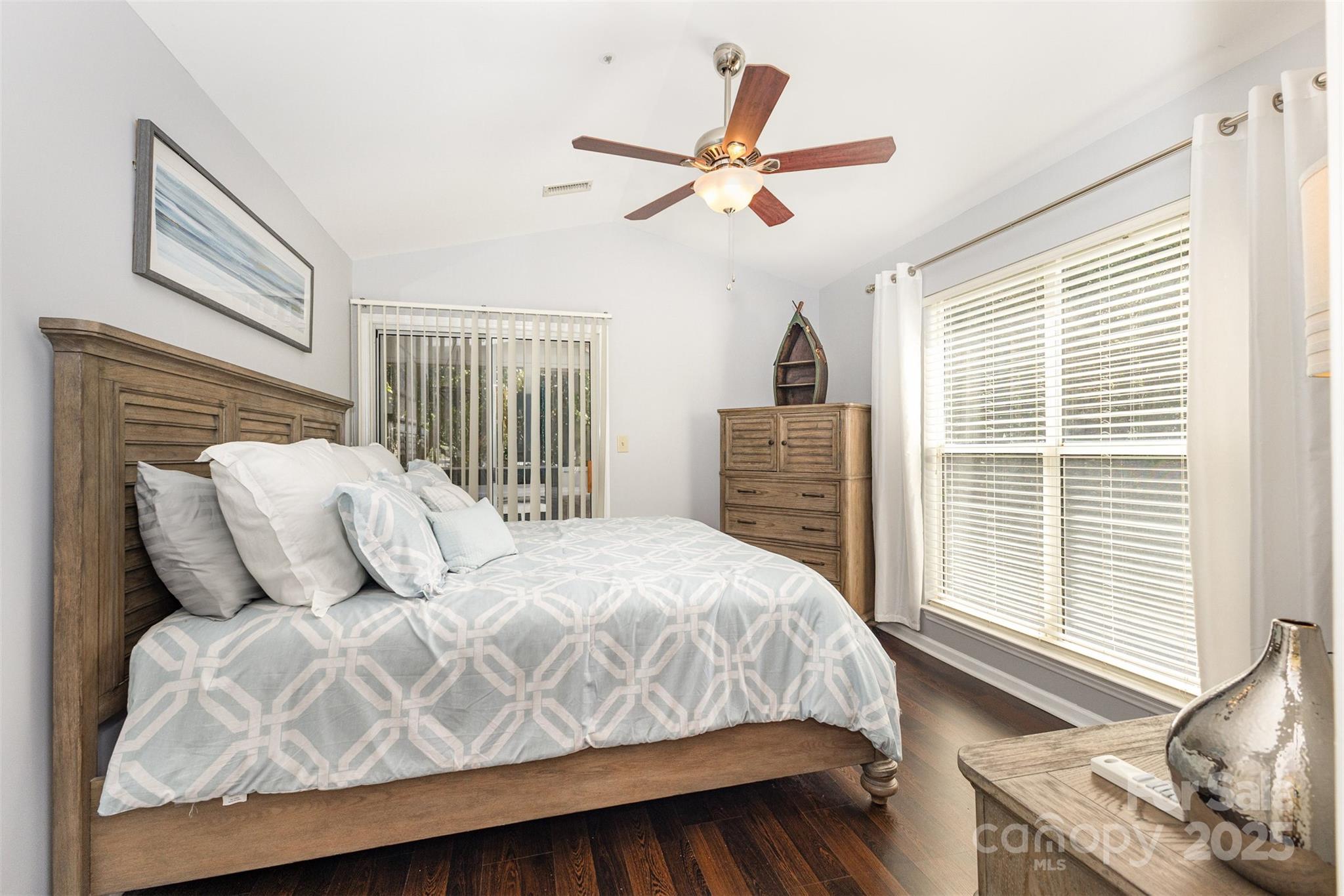 property viewer photo 15