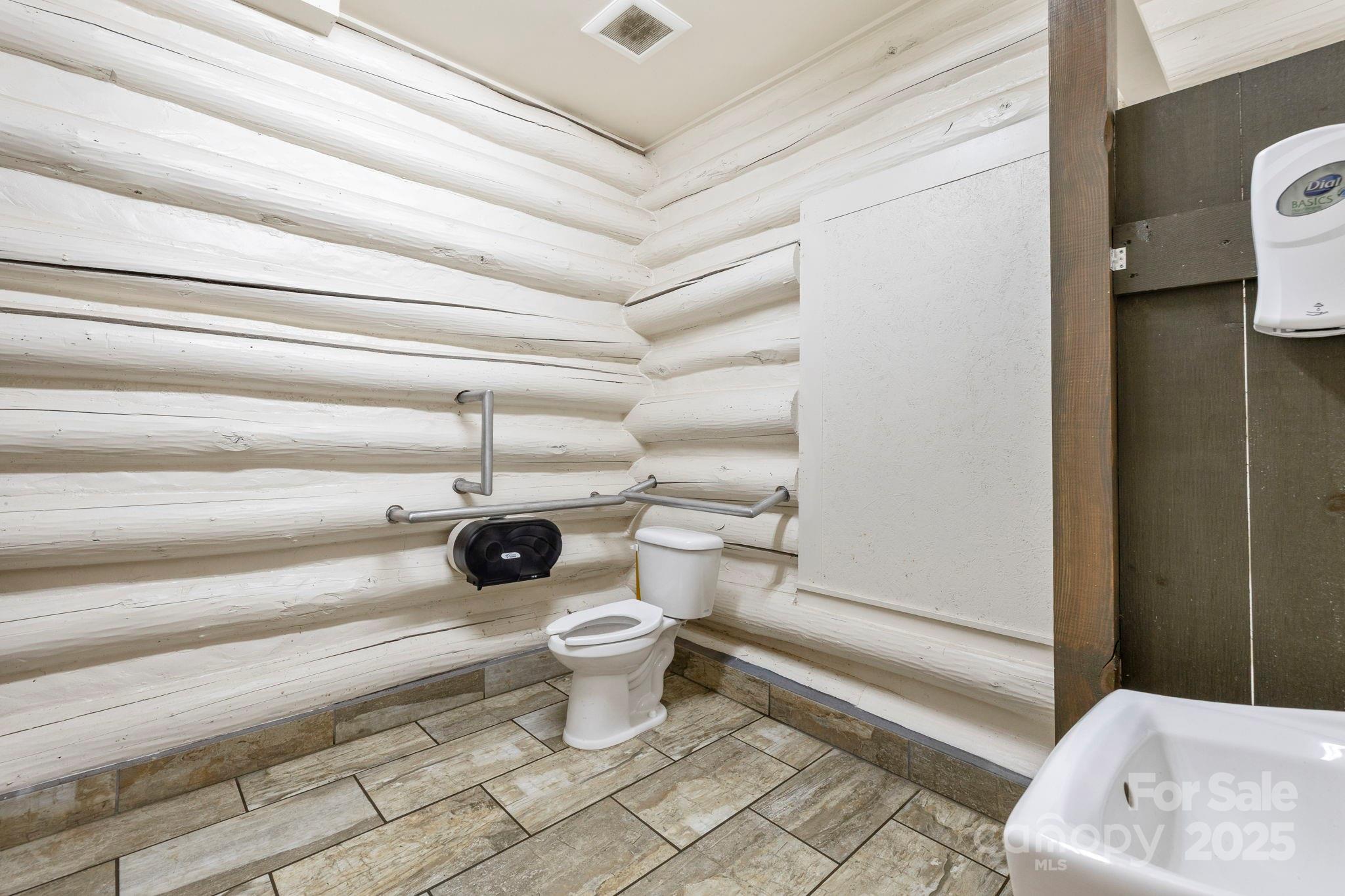 main property photo 11