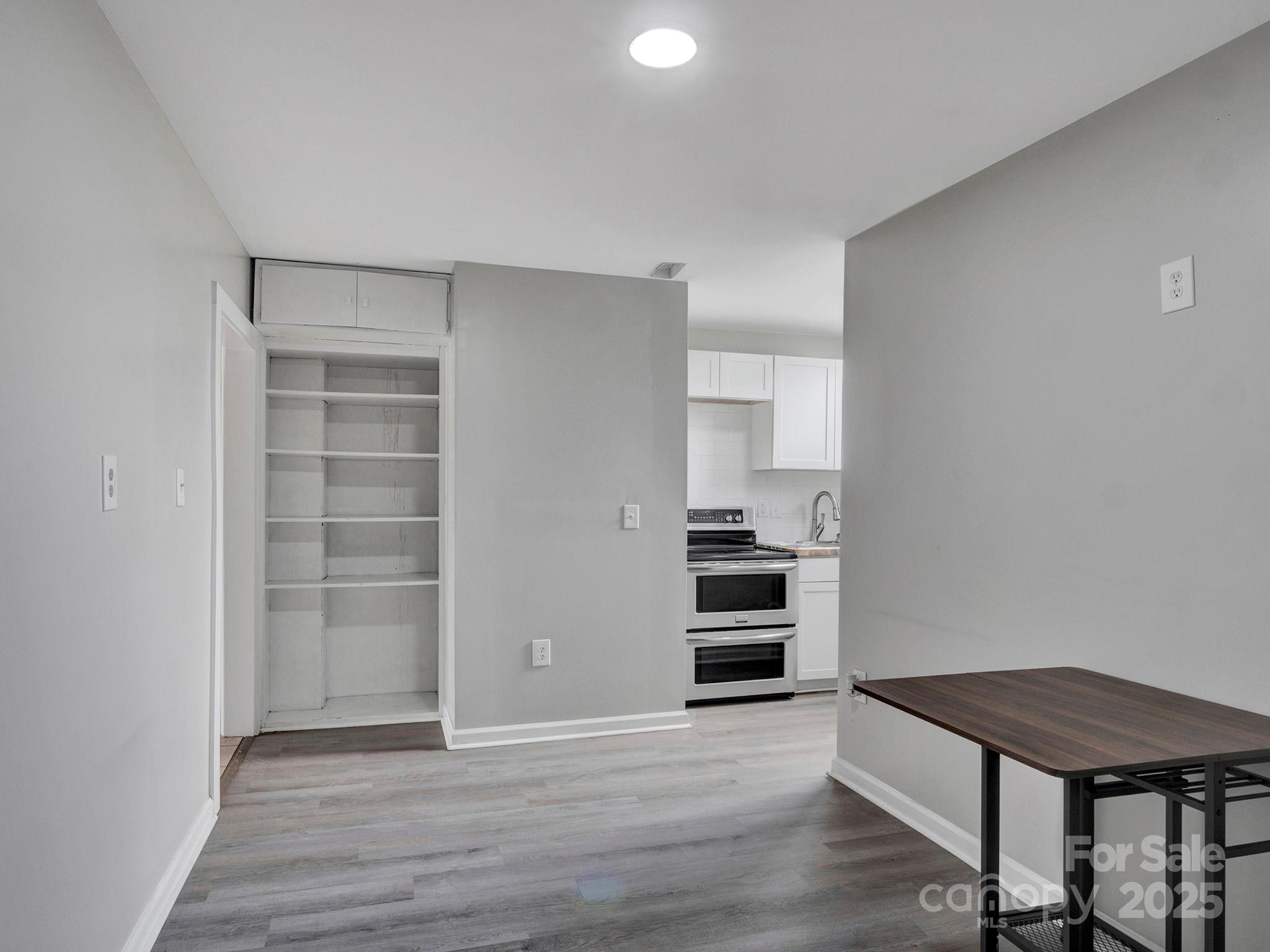 property viewer photo 12