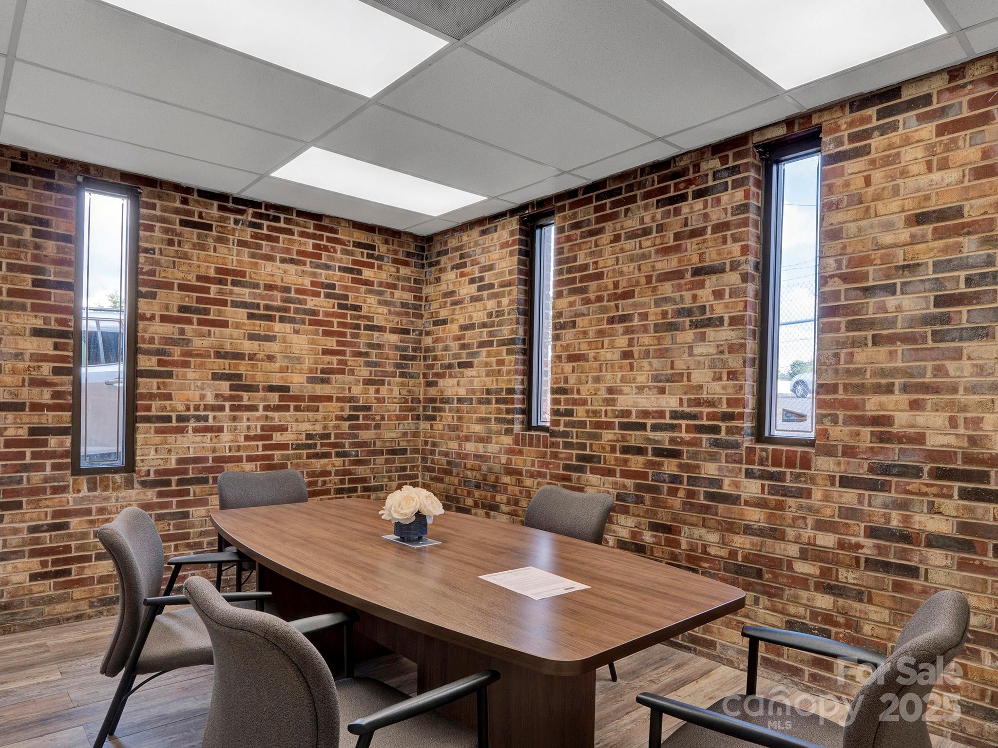 property viewer photo 7