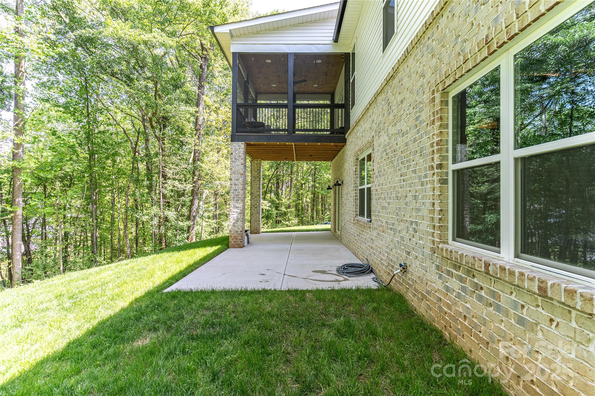 main property photo 47