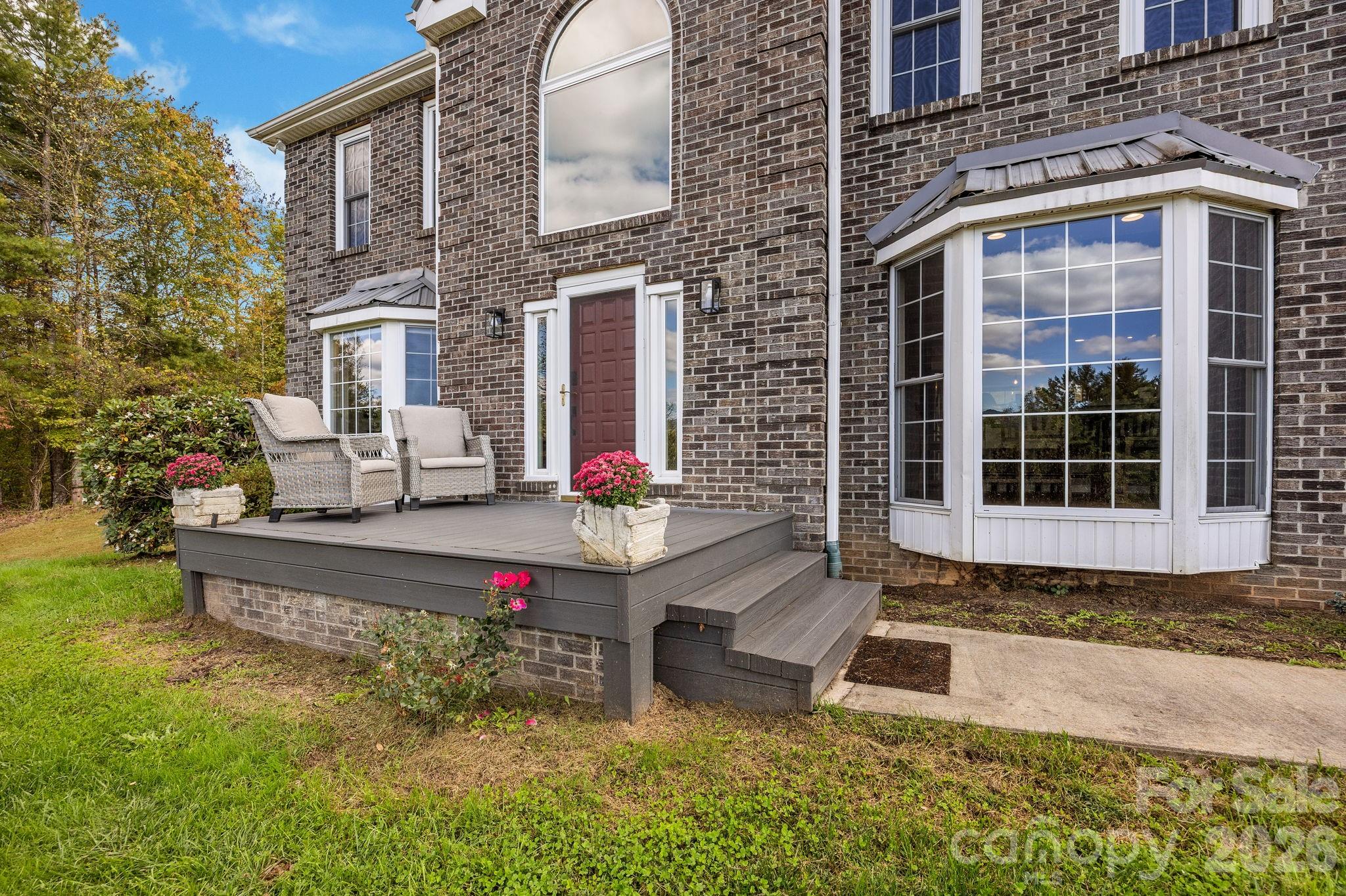 main property photo 10
